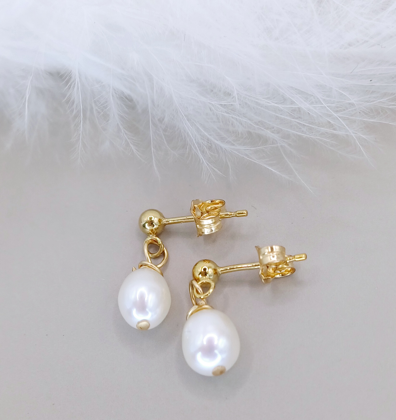 EARRINGS - 14k Gold Filled Pearl Drop Studs