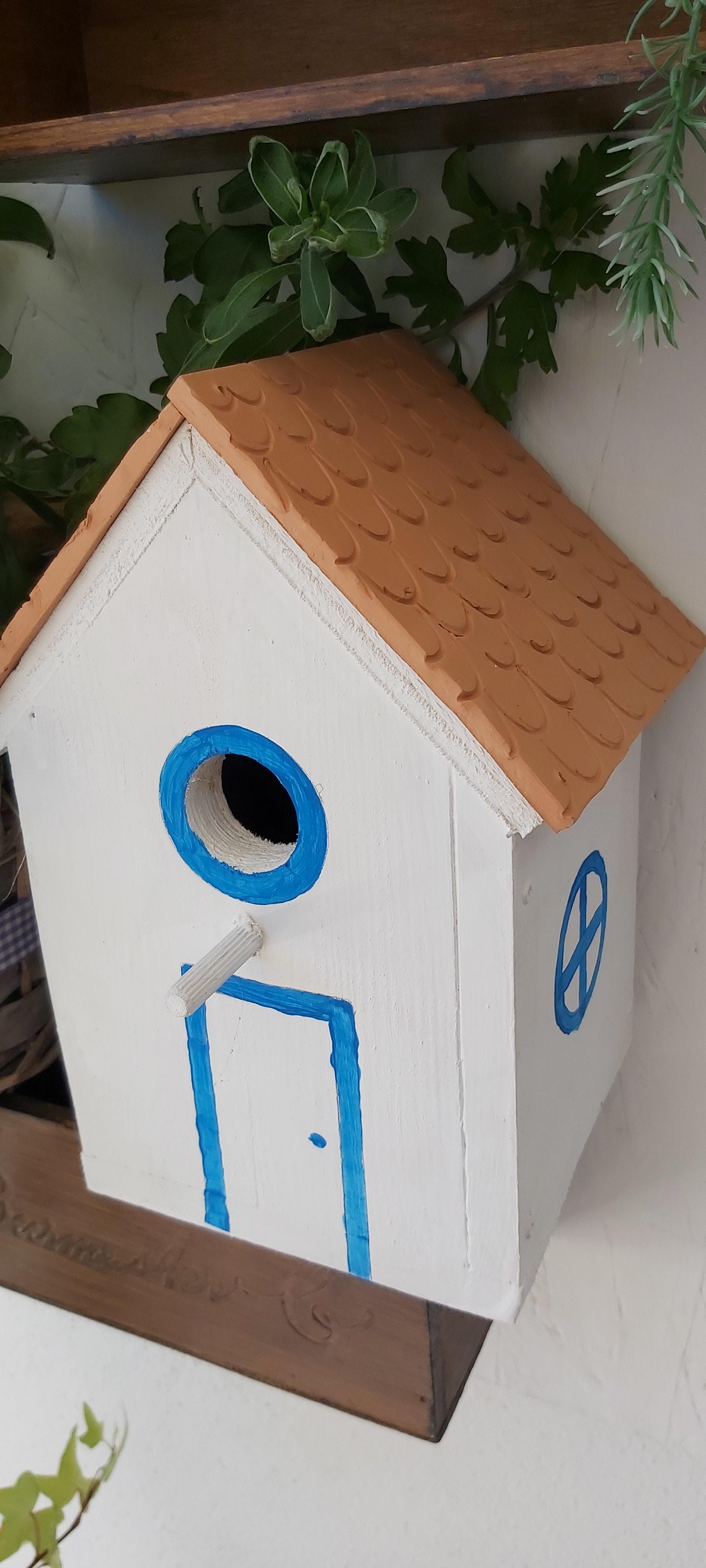 "Algarvian" style villa bird house