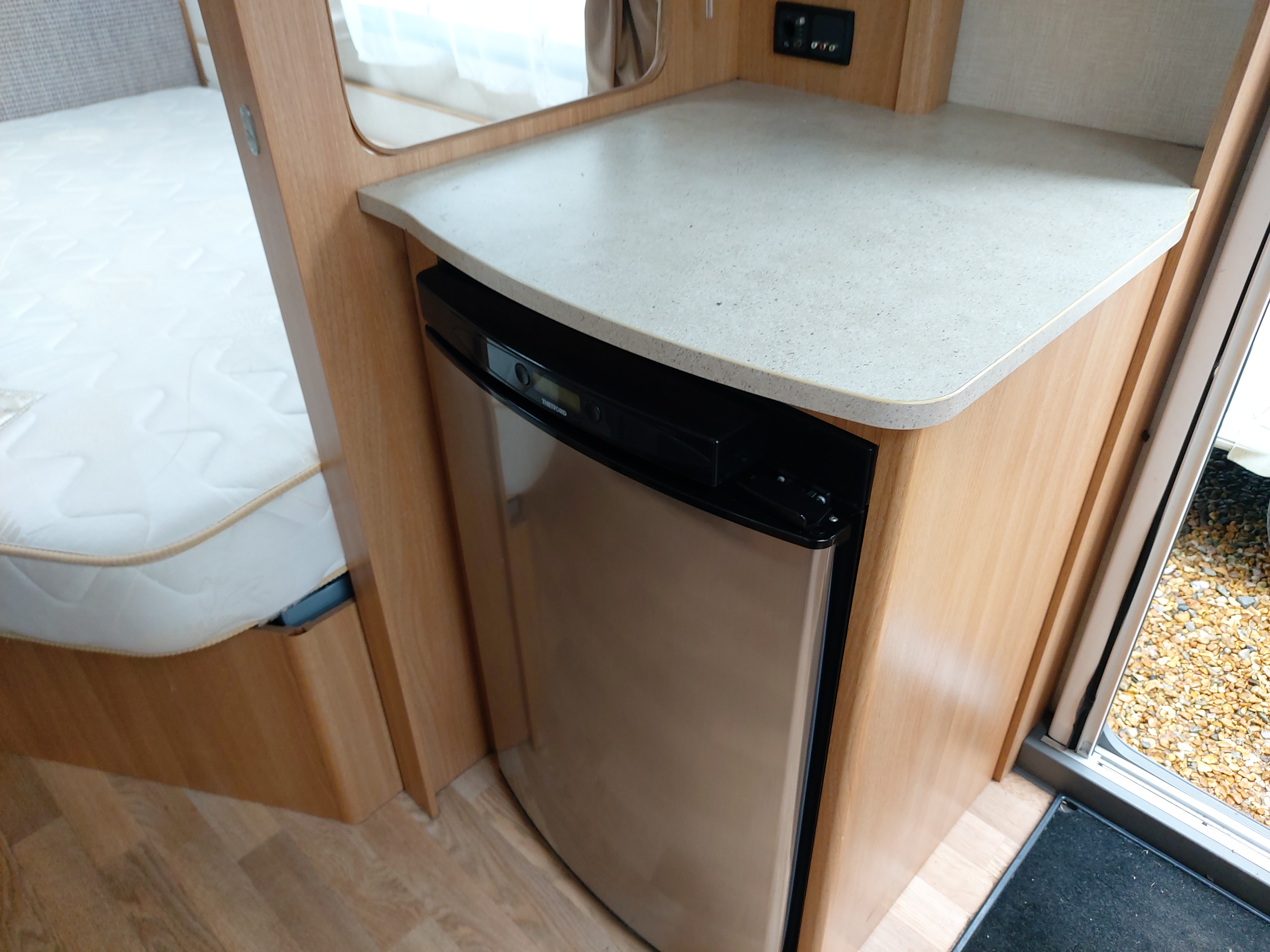 2012 Coachman VIP 560 4 Berth End Washroom Caravan Motor Mover