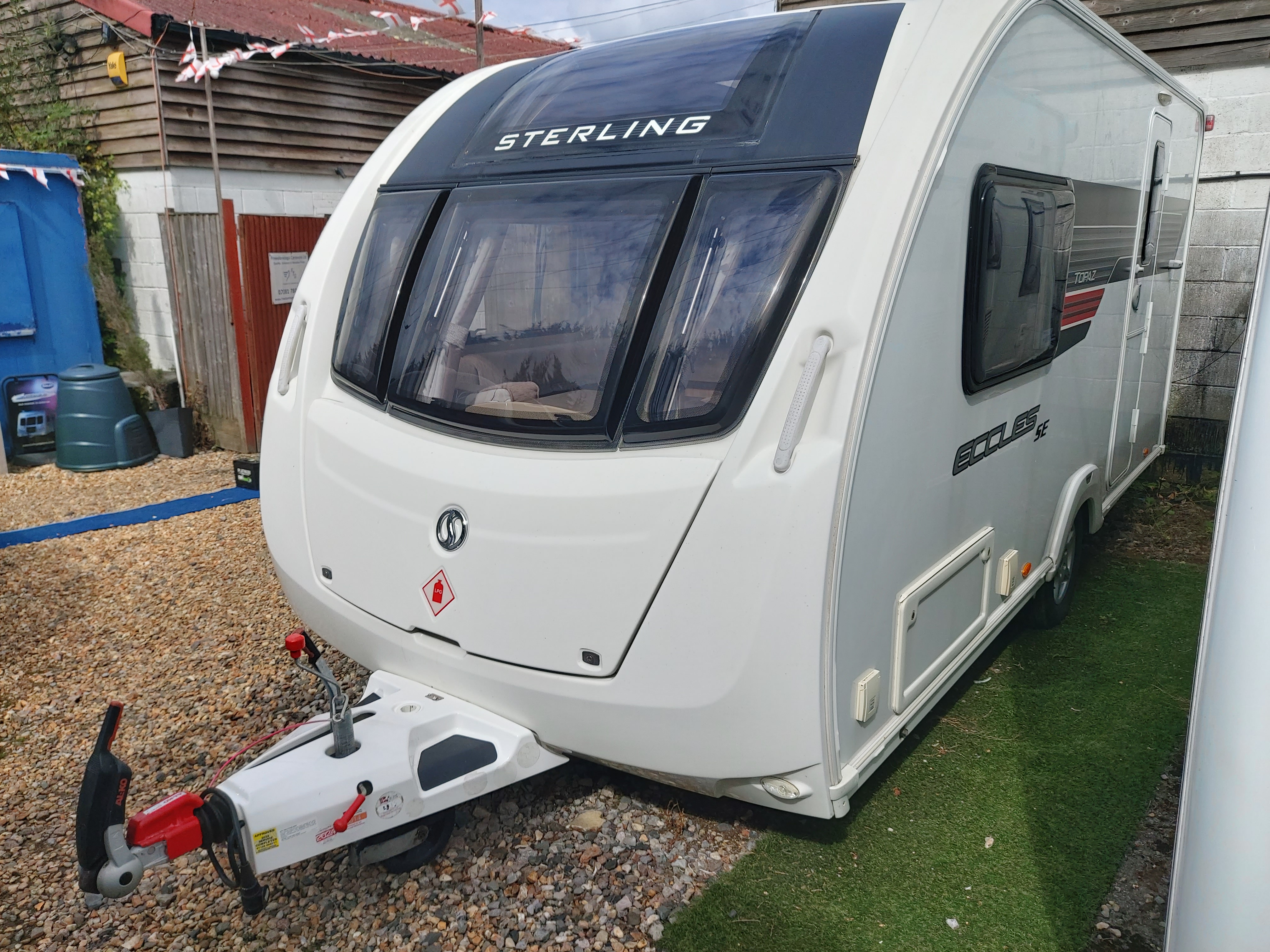 SUPERB 2013 Sterling Eccles SE Topaz 2 Berth End Washroom Caravan, Motor Mover