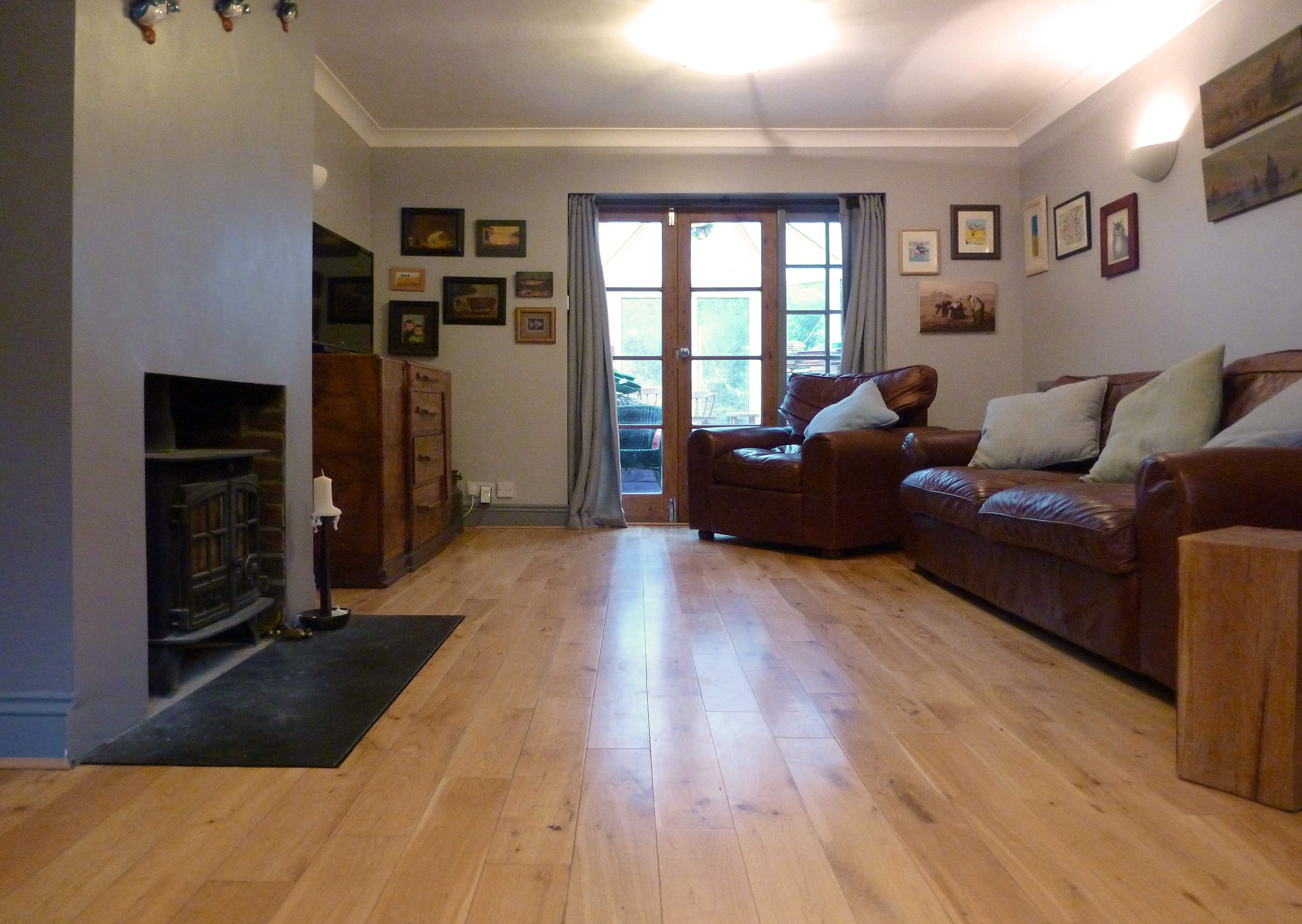 Preparation and installation of a solid oak floor on a concrete sub floor