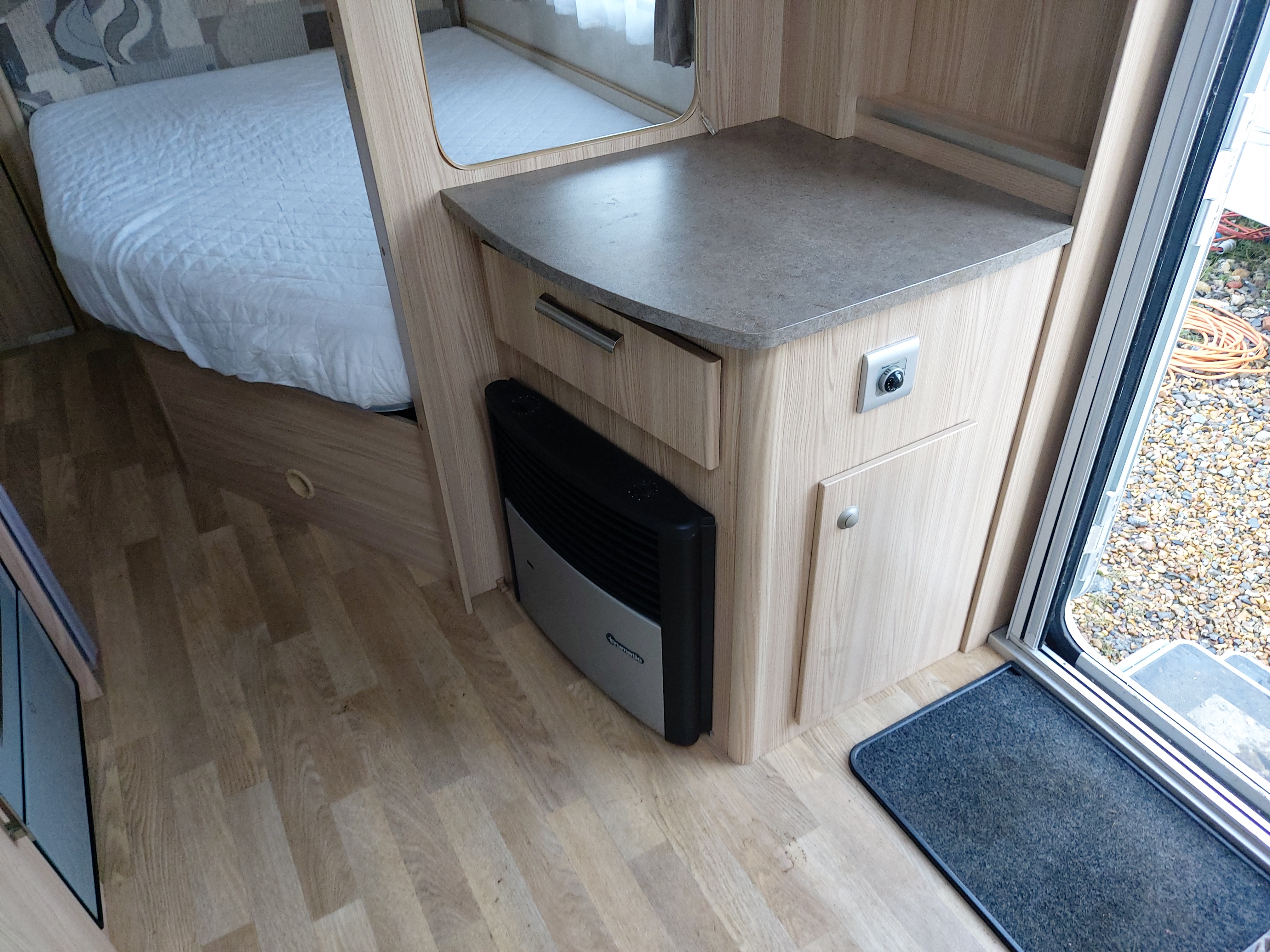 2011 Coachman Amara 560 4 Berth Fixed Bed End Washroom Caravan