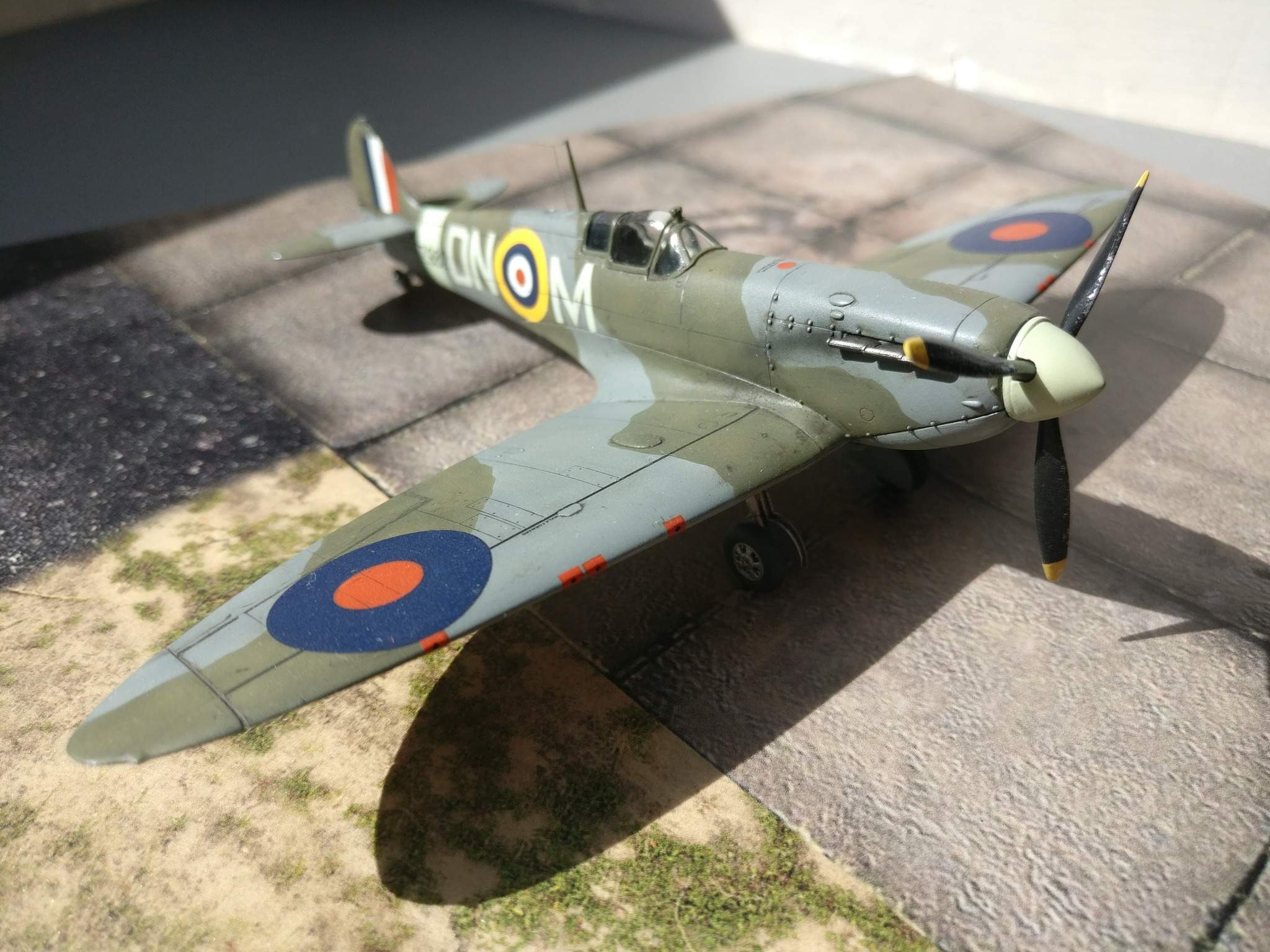 416 Sqdn RCAF Spitfire Mkiia, P7982, RAF Peterhead. Revell 1:72.