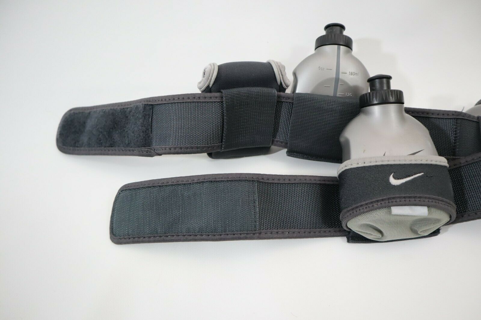 Nike Lightweight Running Hydration Belt With 3 Bottles and Secure Pocket