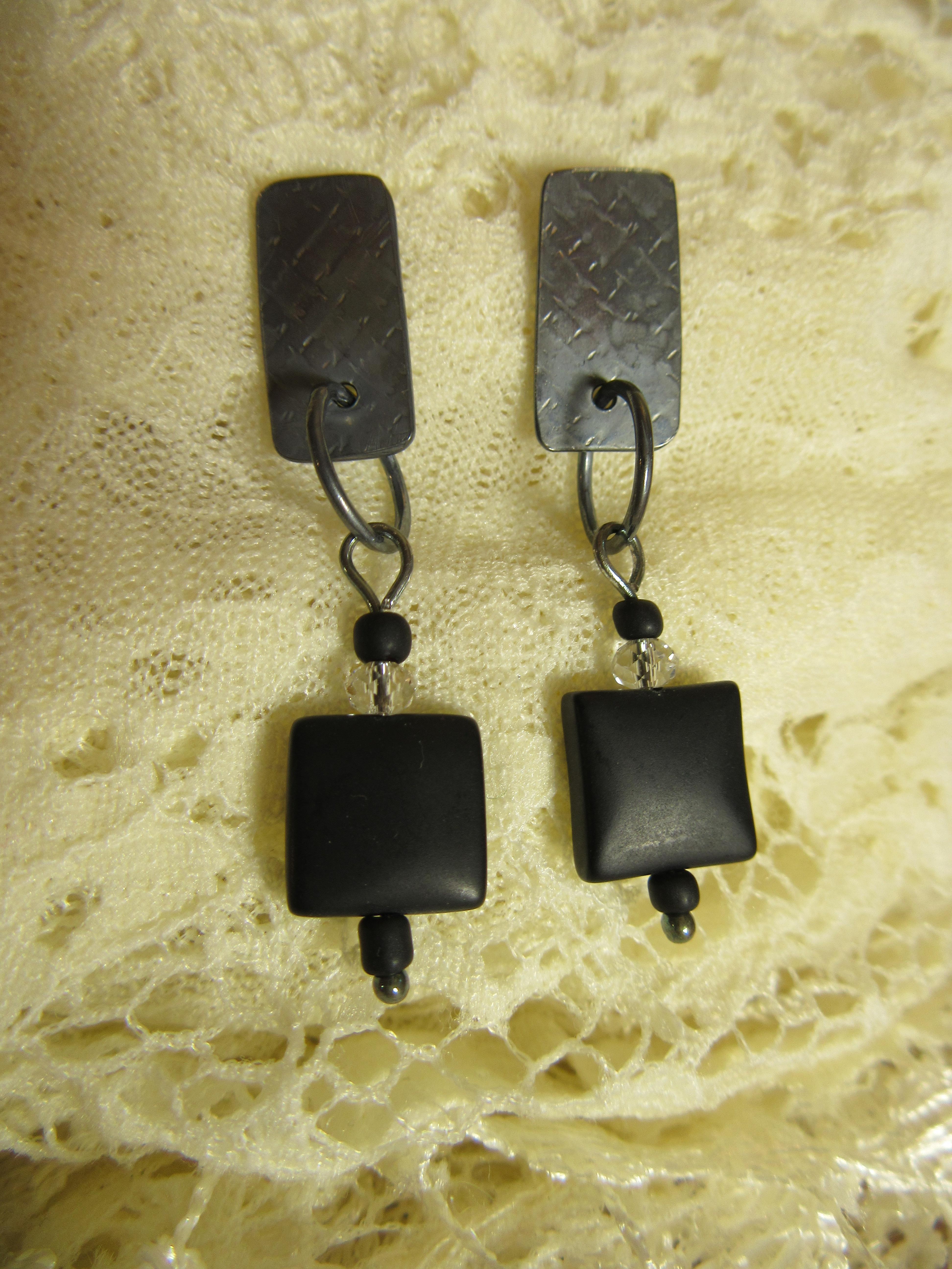 Blackened Alhambra earrings