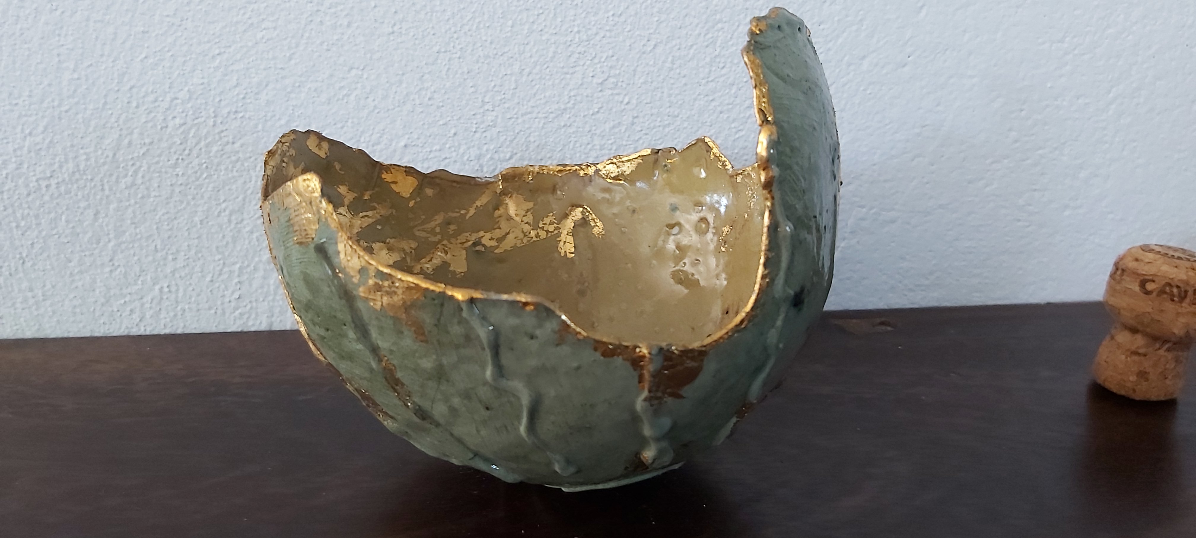 Grey/green porcelain bowl with gold detail