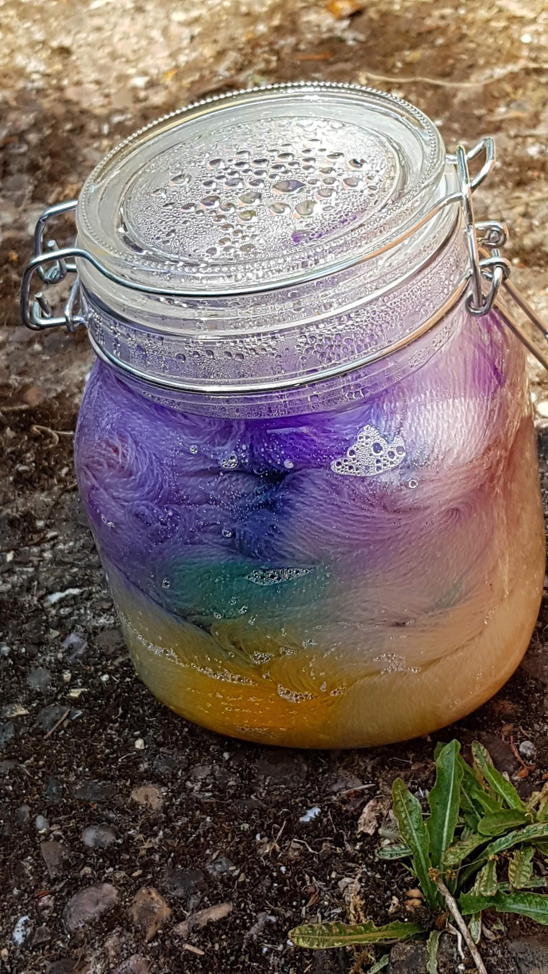Solar Dyeing with Natural Pigments