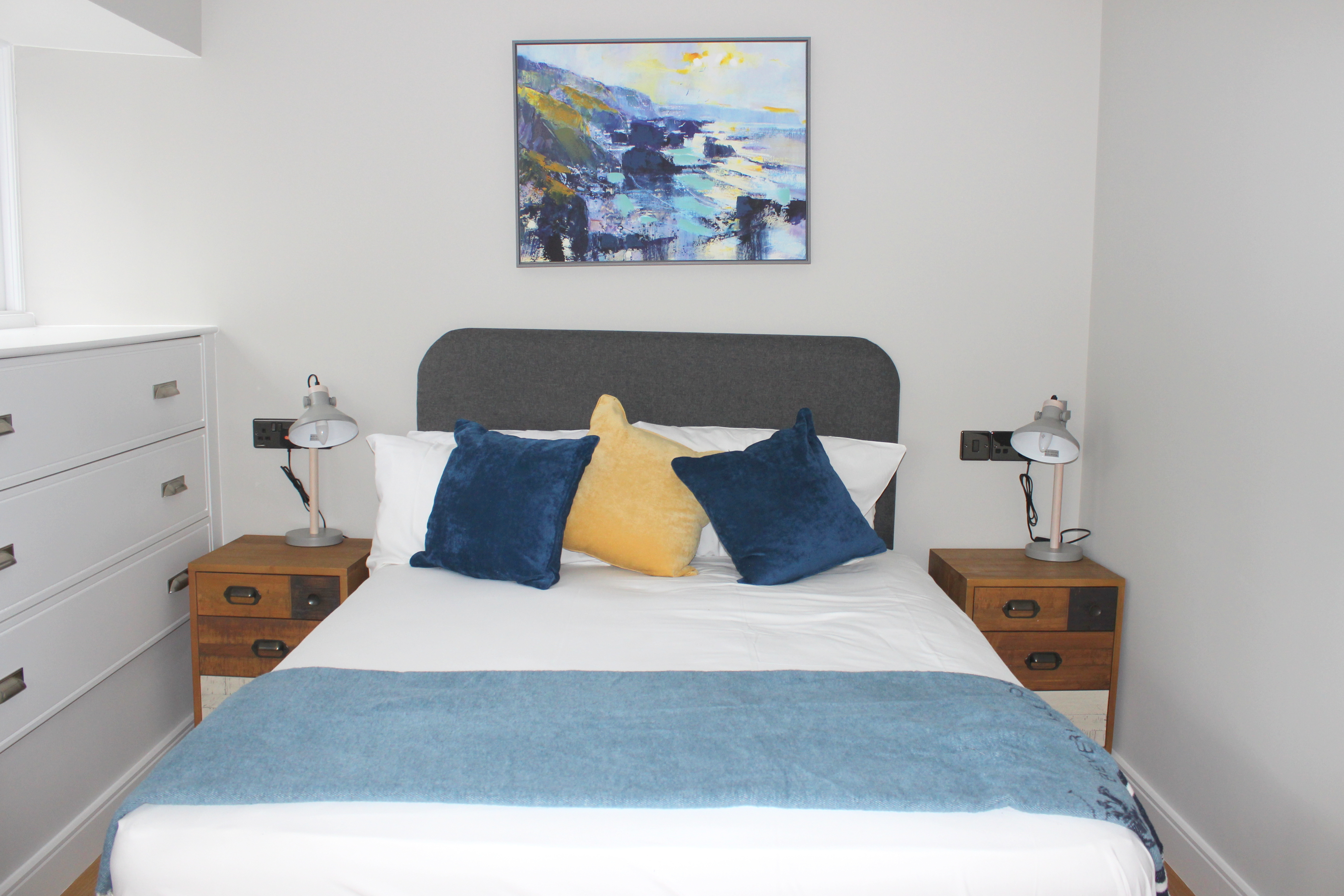 Holiday Apartments in Dartmouth with Ways Away 1 Castle Mews. Sleeps 6