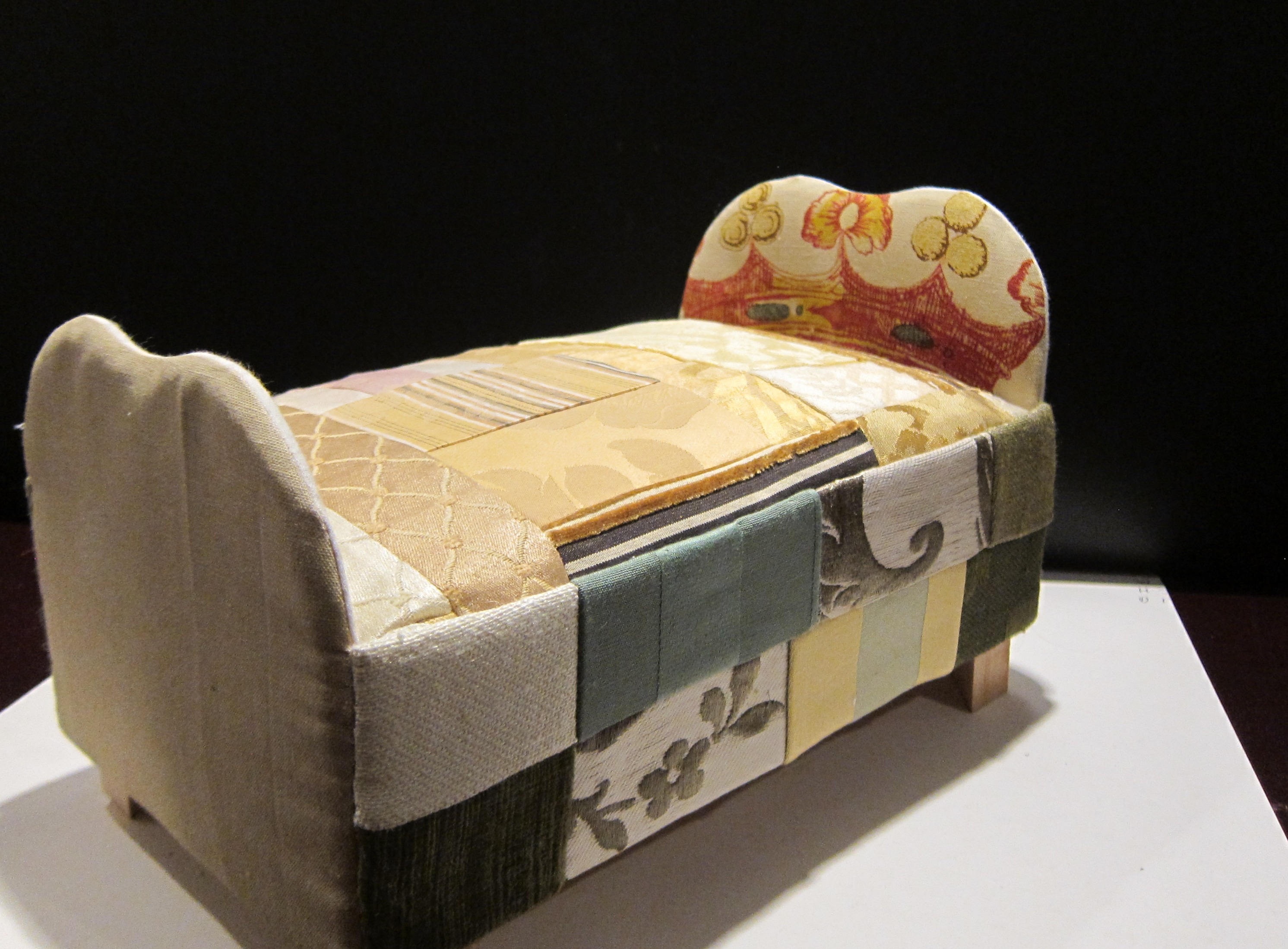 Mini Dolls Bed