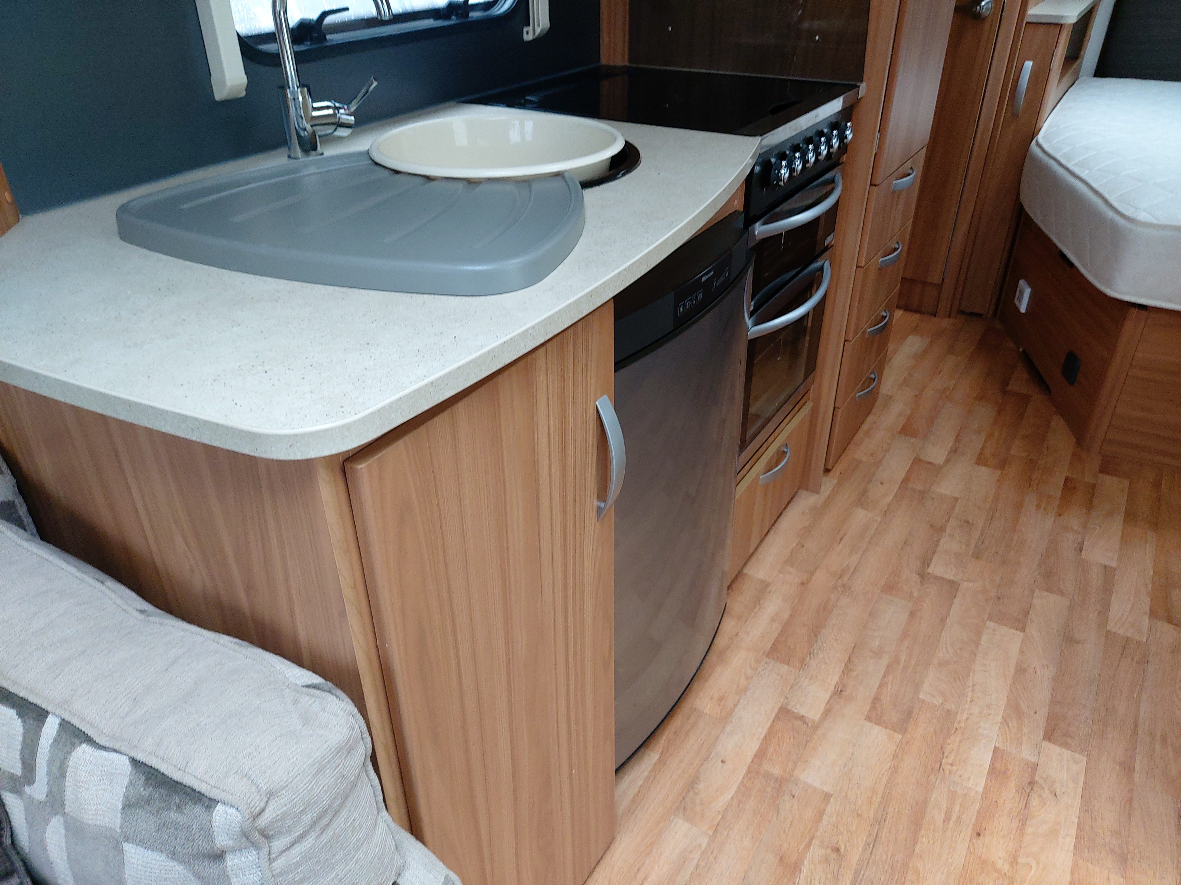 2013 Lunar Lexon 530 4 Berth Fixed Berth Caravan Motor Mover