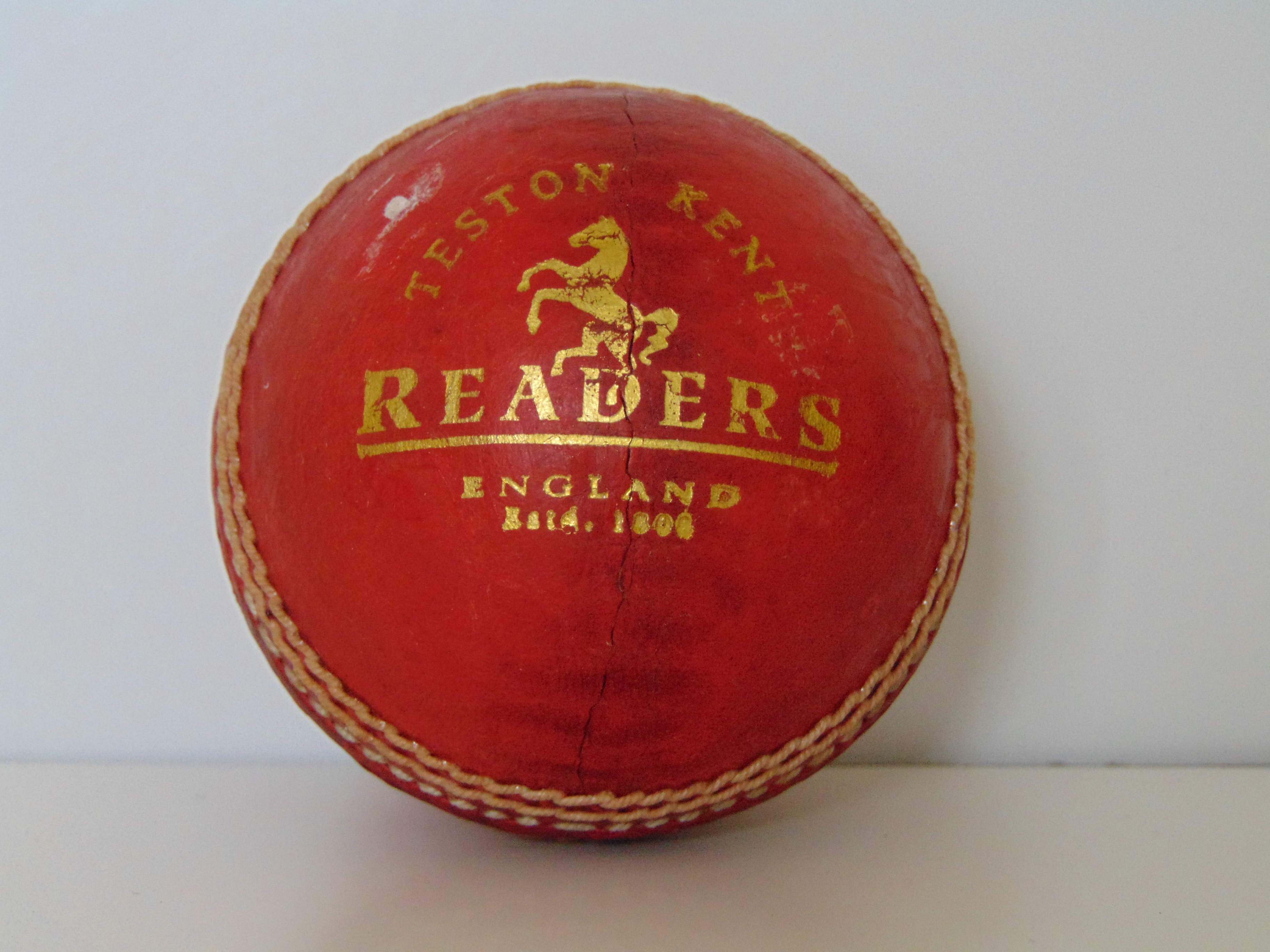 Readers Gold Cricket Ball County Match- Mens