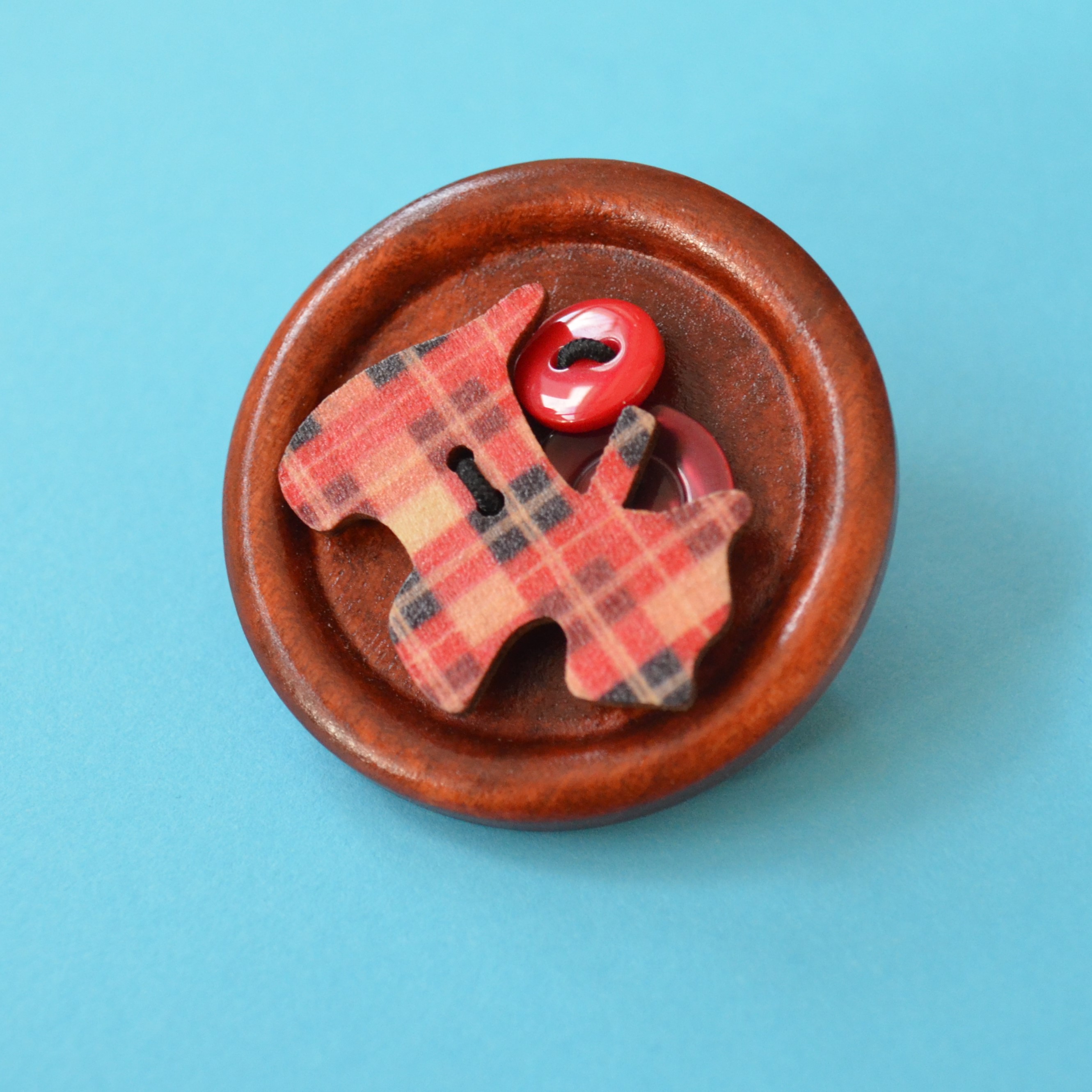 Tartan & Tweed Dog Wooden Button Brooch