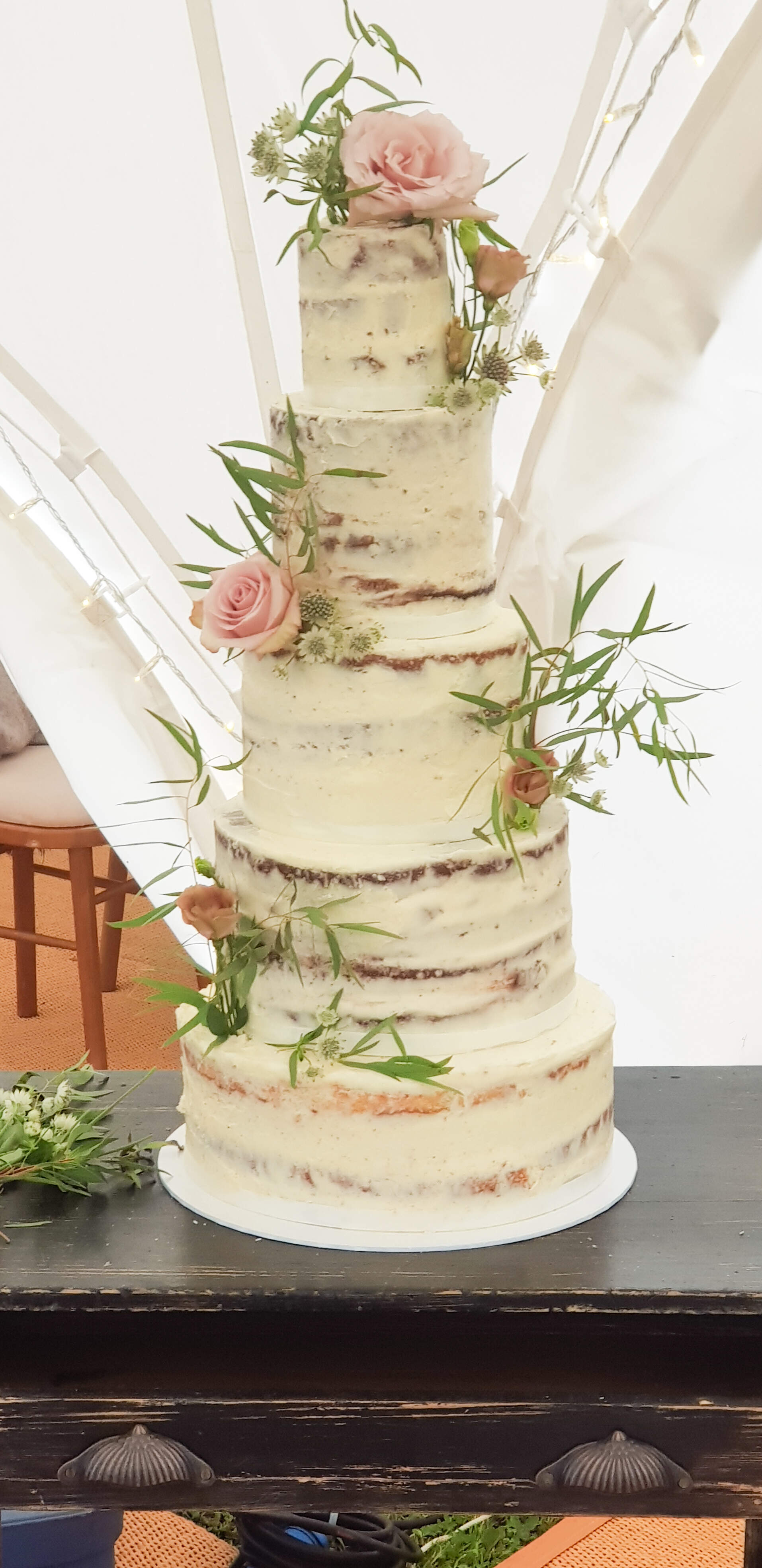 Difference between Buttercream, Semi naked and naked cakes