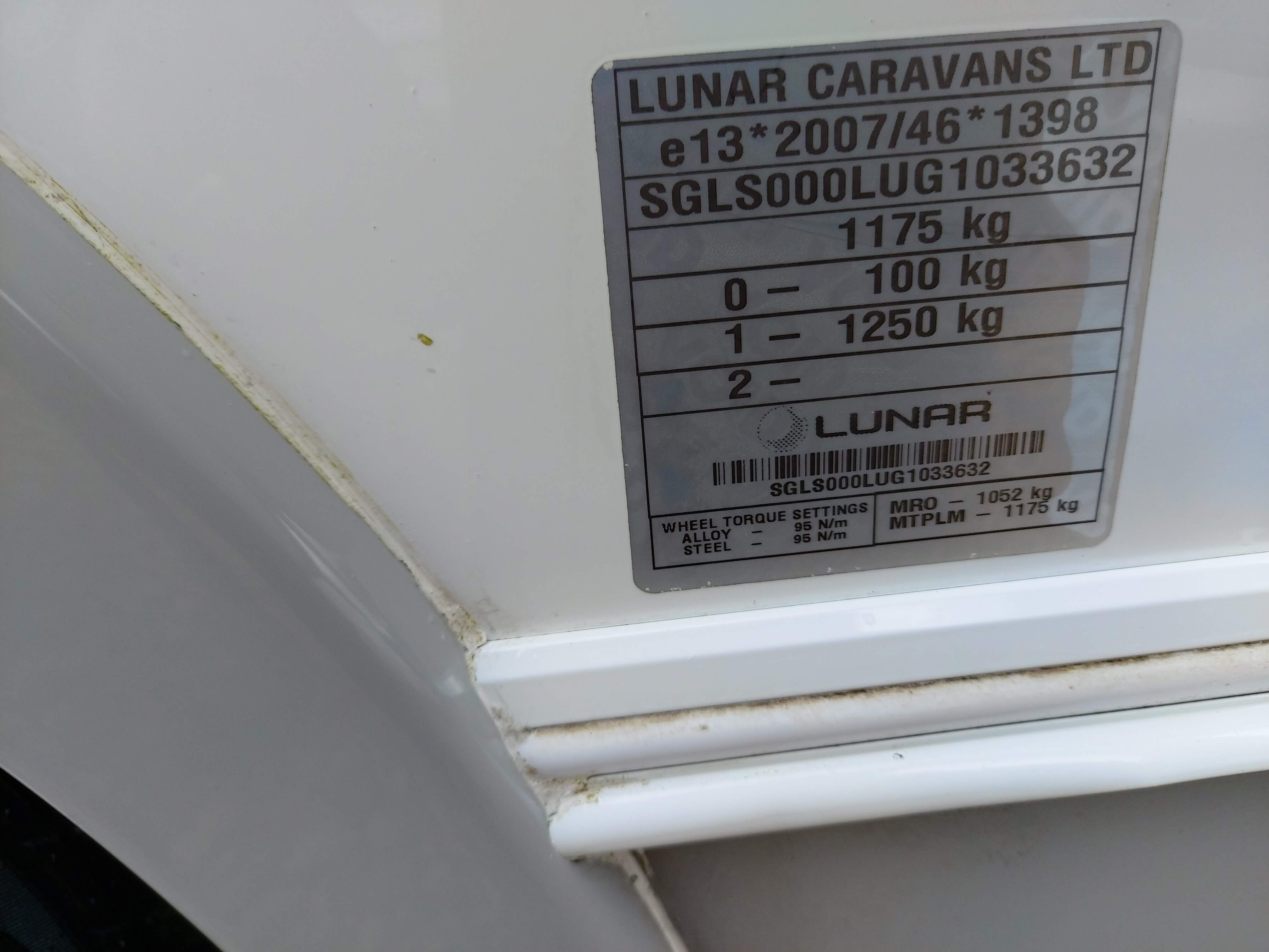 2016 Lunar Venus 460 2 Berth End Washroom Caravan with Motor Mover
