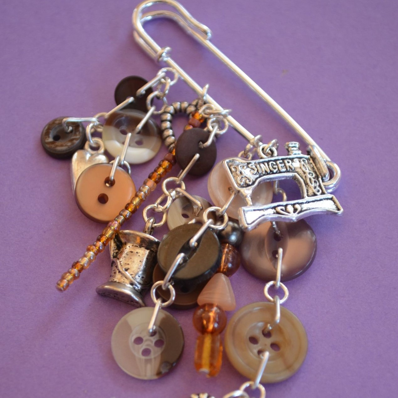 Sewing Machine Cluster Charm Kilt Pin Brooch