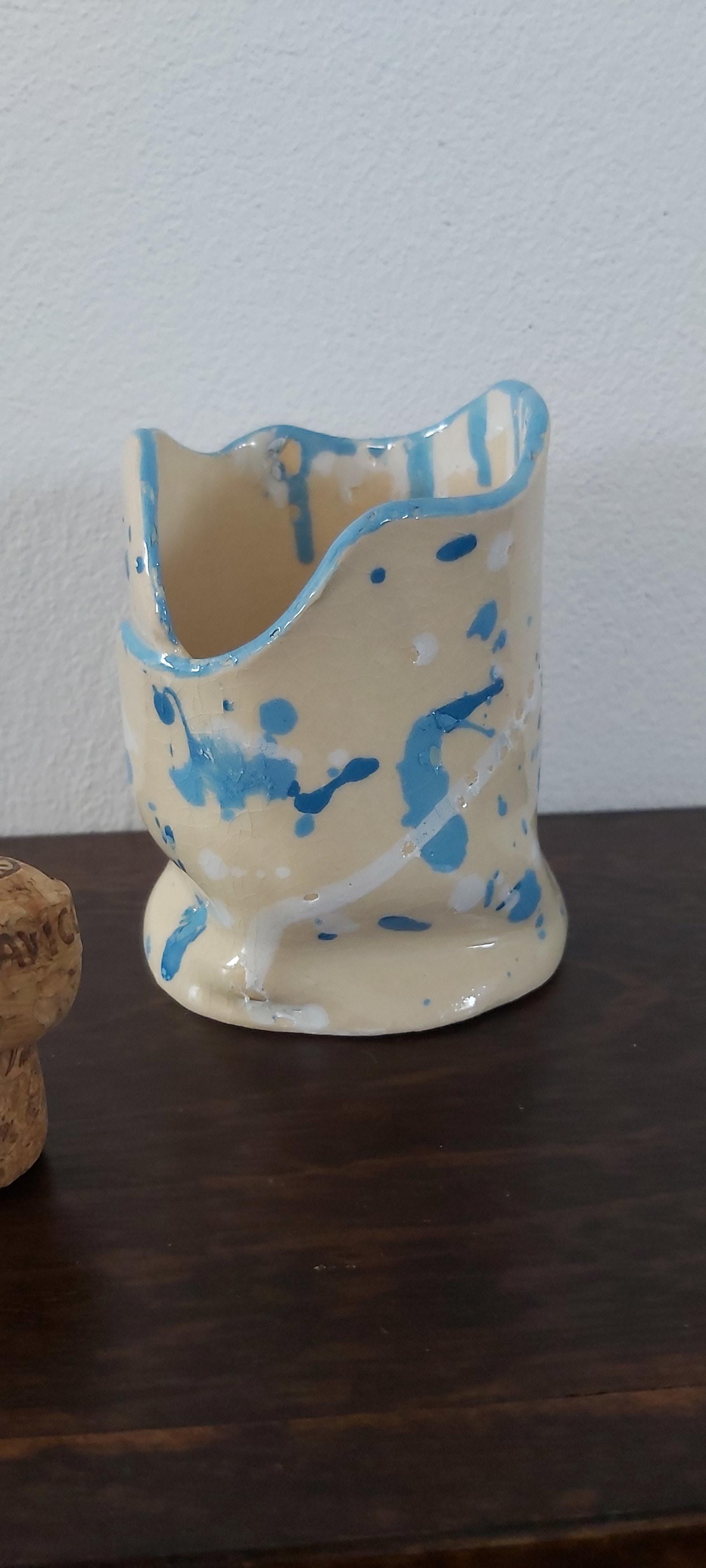 Earthenware pen holder