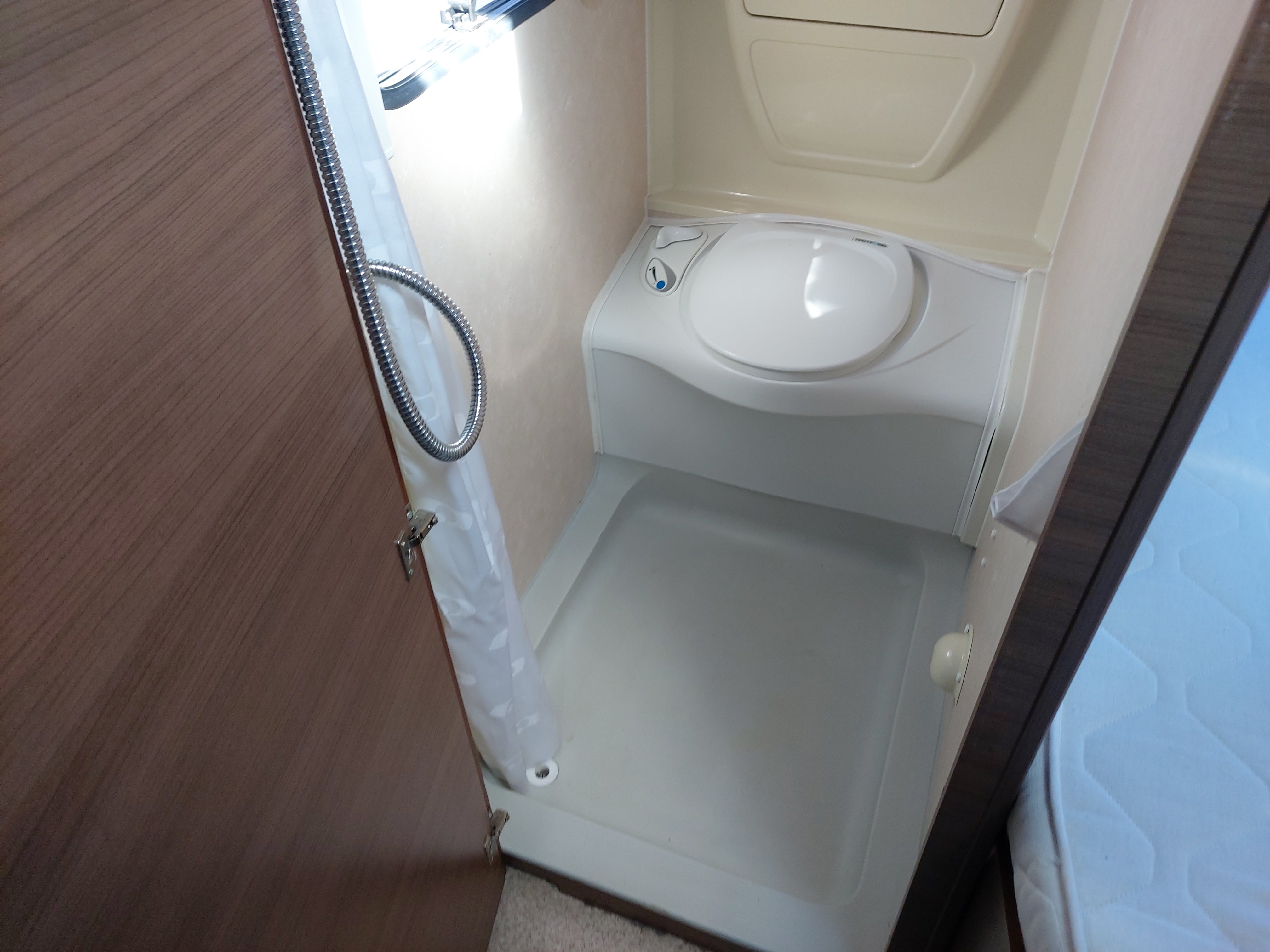 NOW SOLD 2009 Adria Adiva 552PH Fixed Bed Side Washroom Caravan