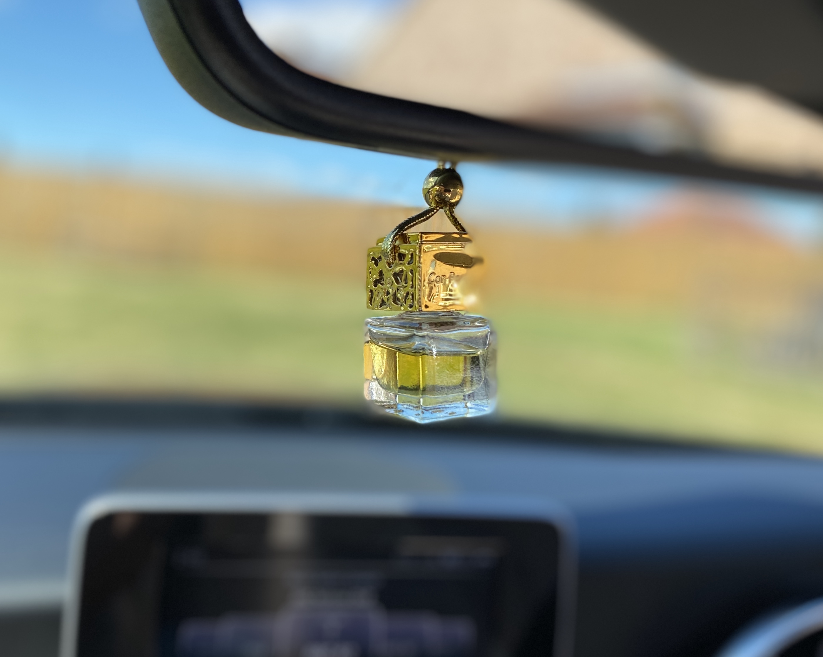 Oudh Gold car fragrance