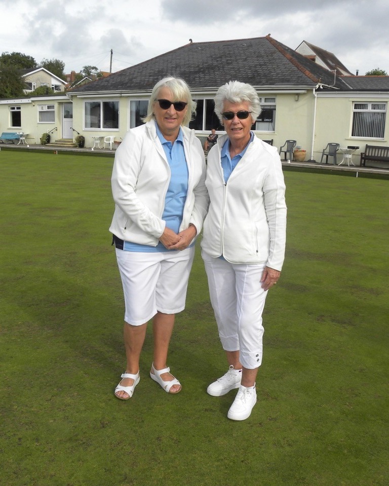 Women's 2 Wood Pairs Winners