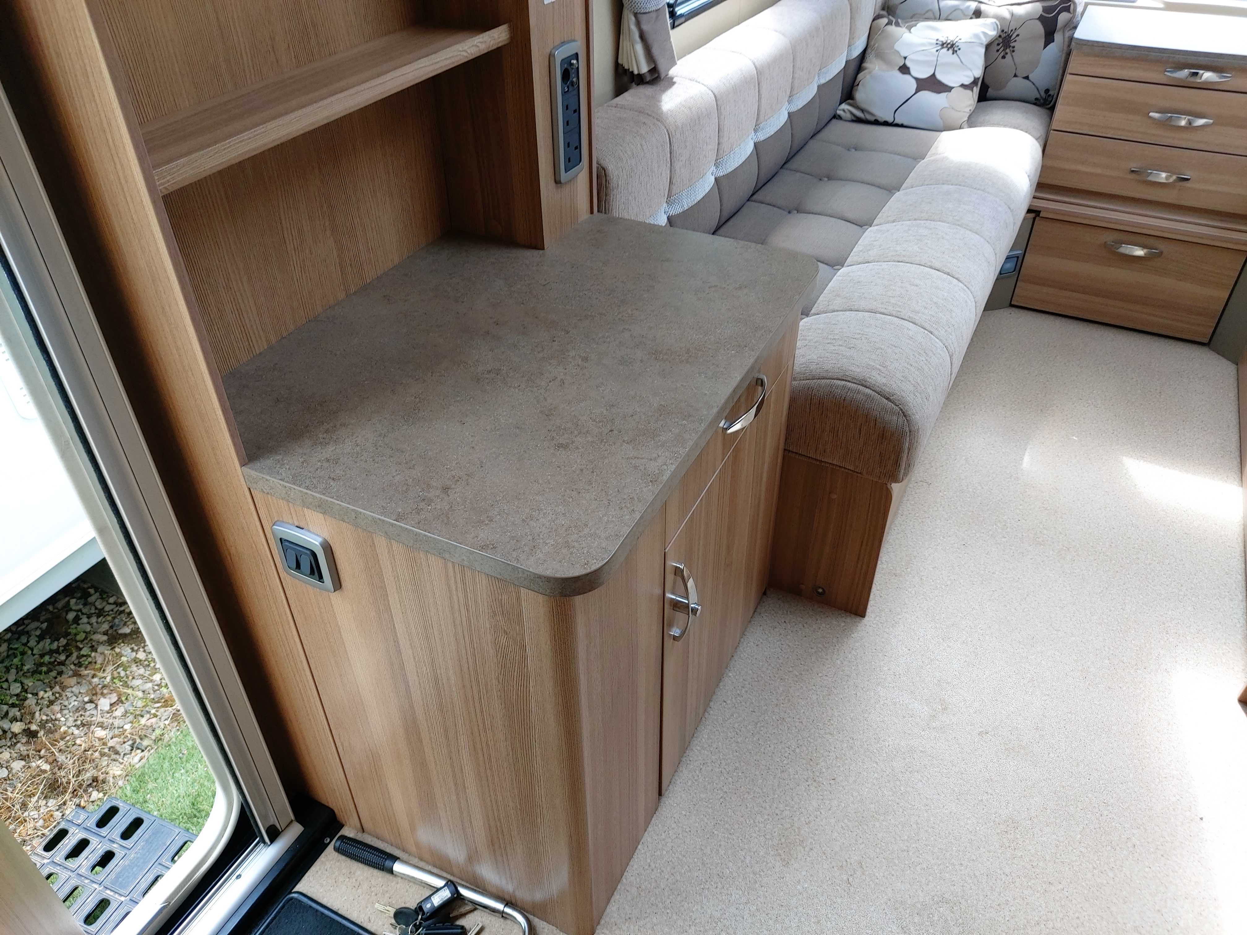 SUPERB 2013 Sterling Eccles SE Topaz 2 Berth End Washroom Caravan, Motor Mover