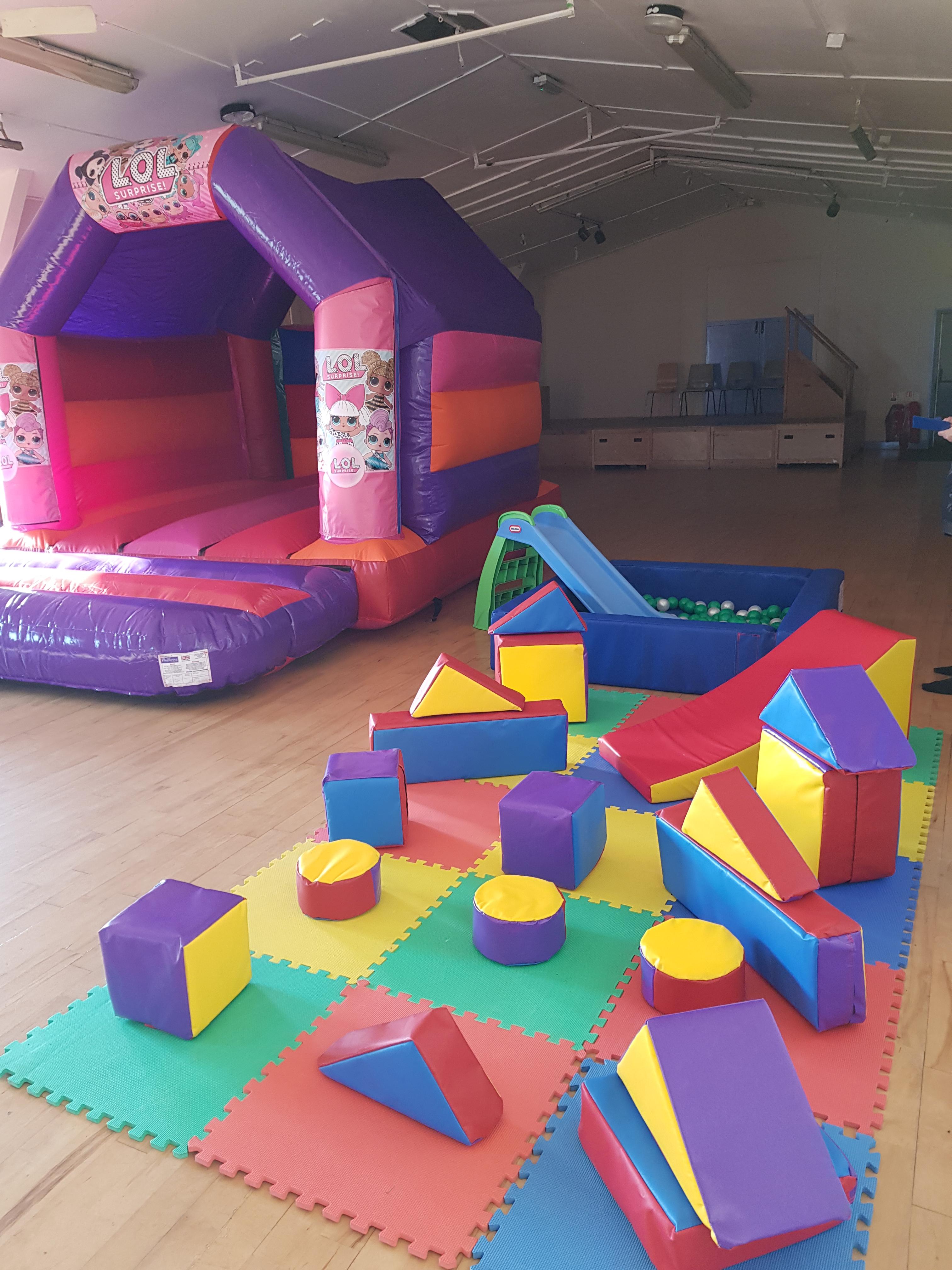 party package bouncy castle & soft play