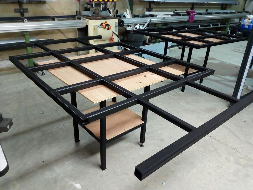 EXTENDABLE HEAVY DUTY  ASSEMBLY TABLE UK MANUFACTURED