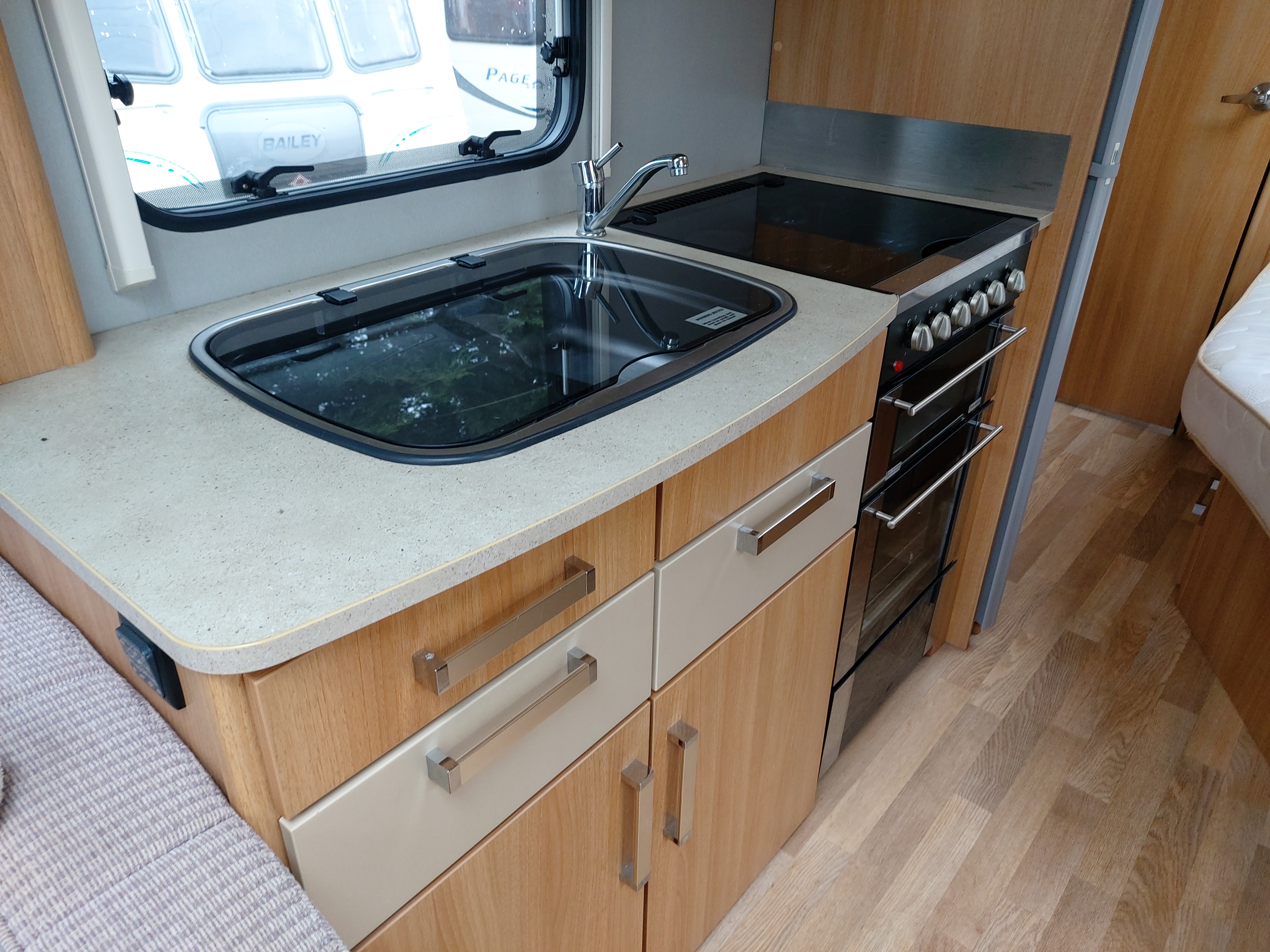 2012 Coachman VIP 560 4 Berth End Washroom Caravan Motor Mover