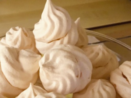Home-made meringues