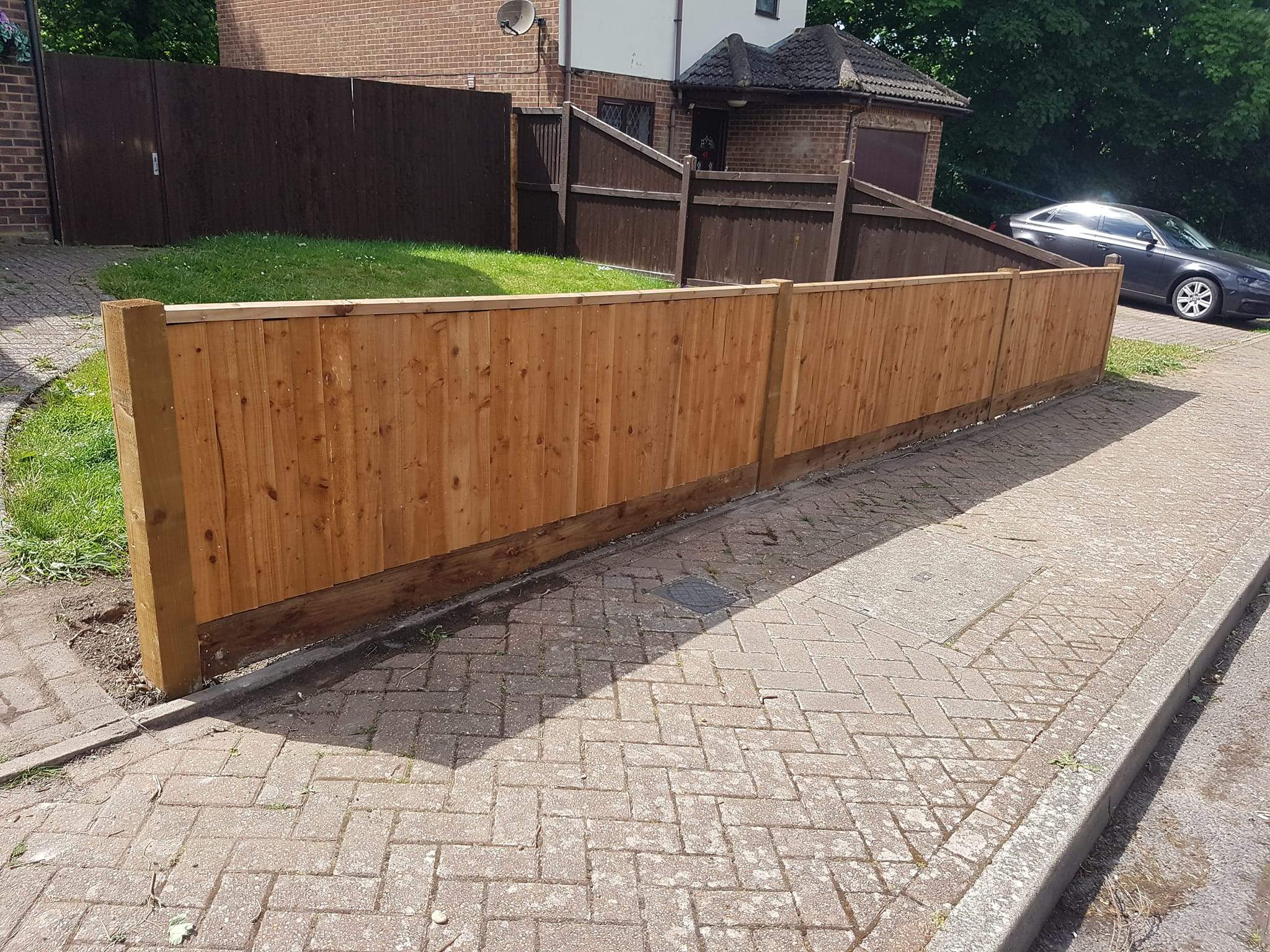 with a top cap to finish of a nice front fence, fencing installed in Maidstone