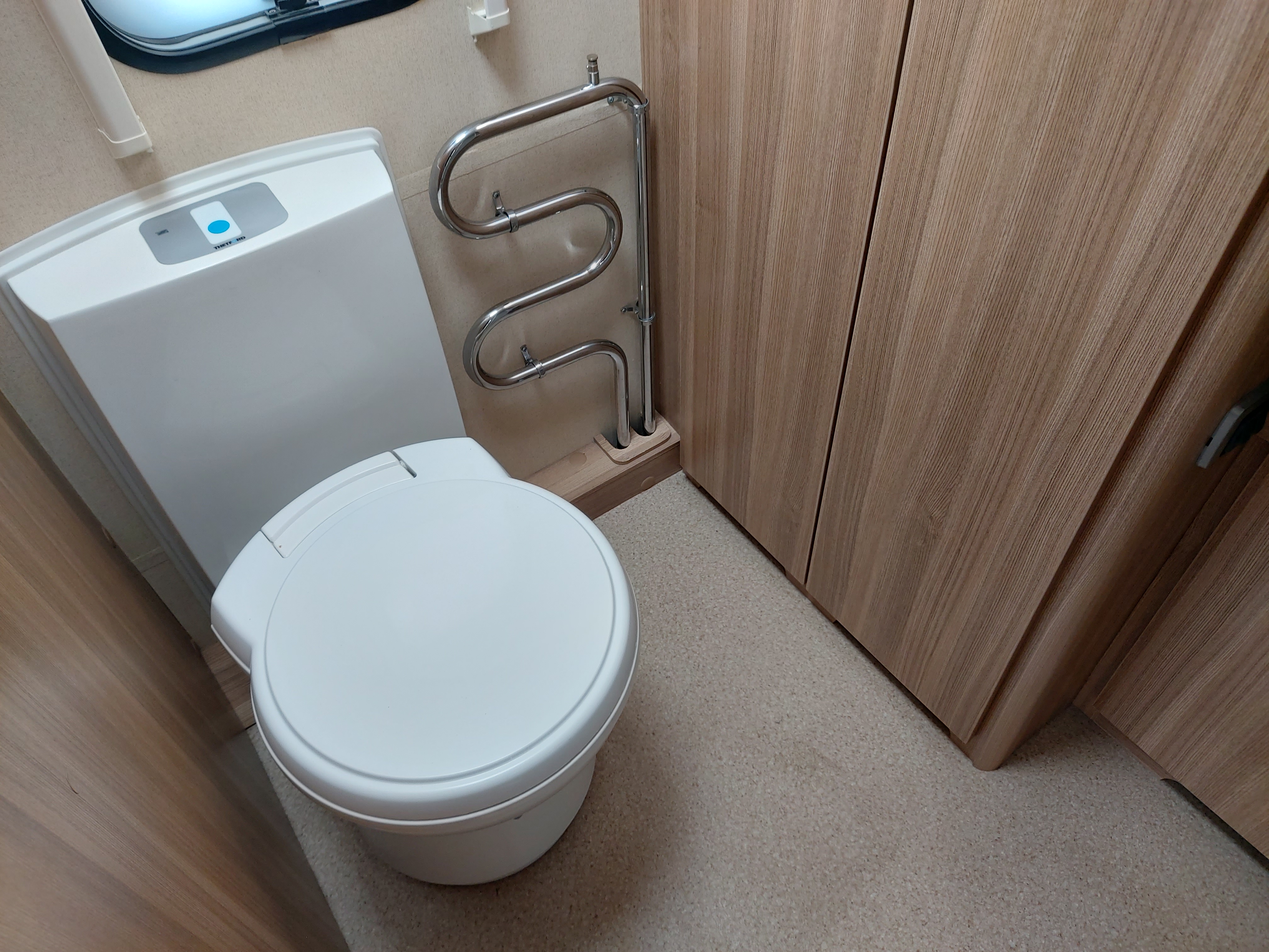 SUPERB 2013 Sterling Eccles SE Topaz 2 Berth End Washroom Caravan, Motor Mover