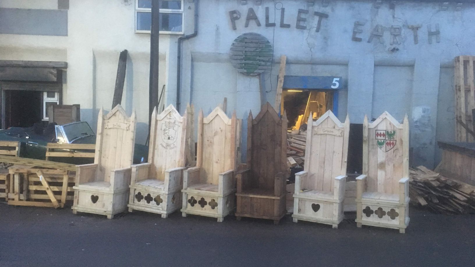 Wooden Throne Chairs
