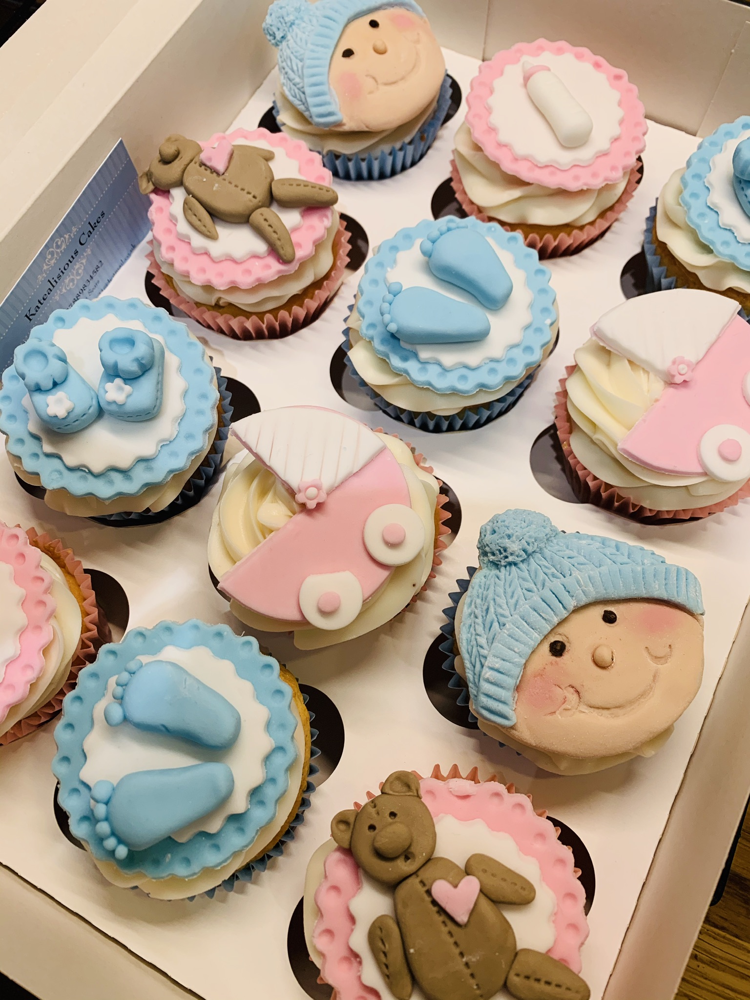 12x babyshower cupcakes