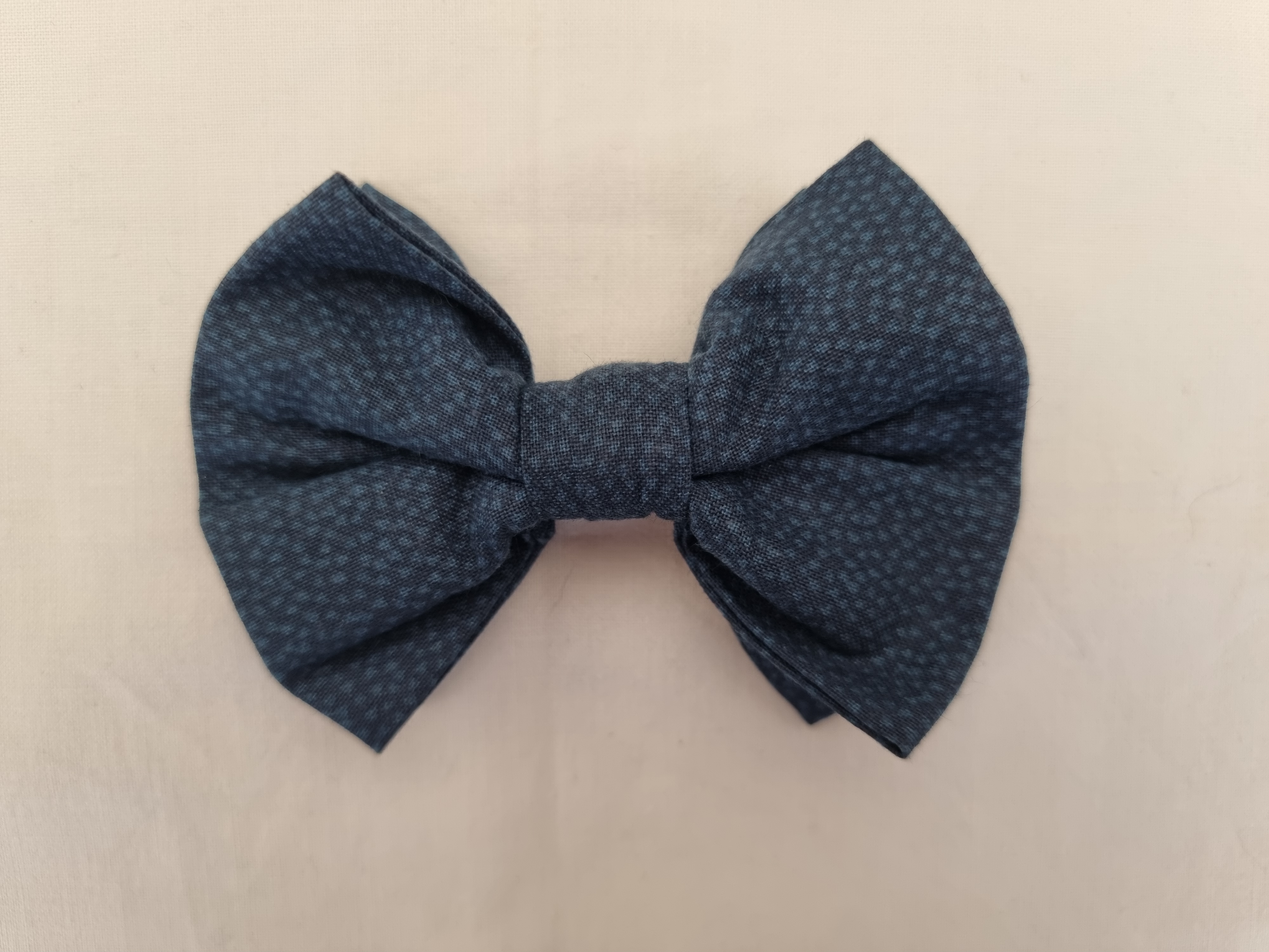 Navy Collar Bow-Tie