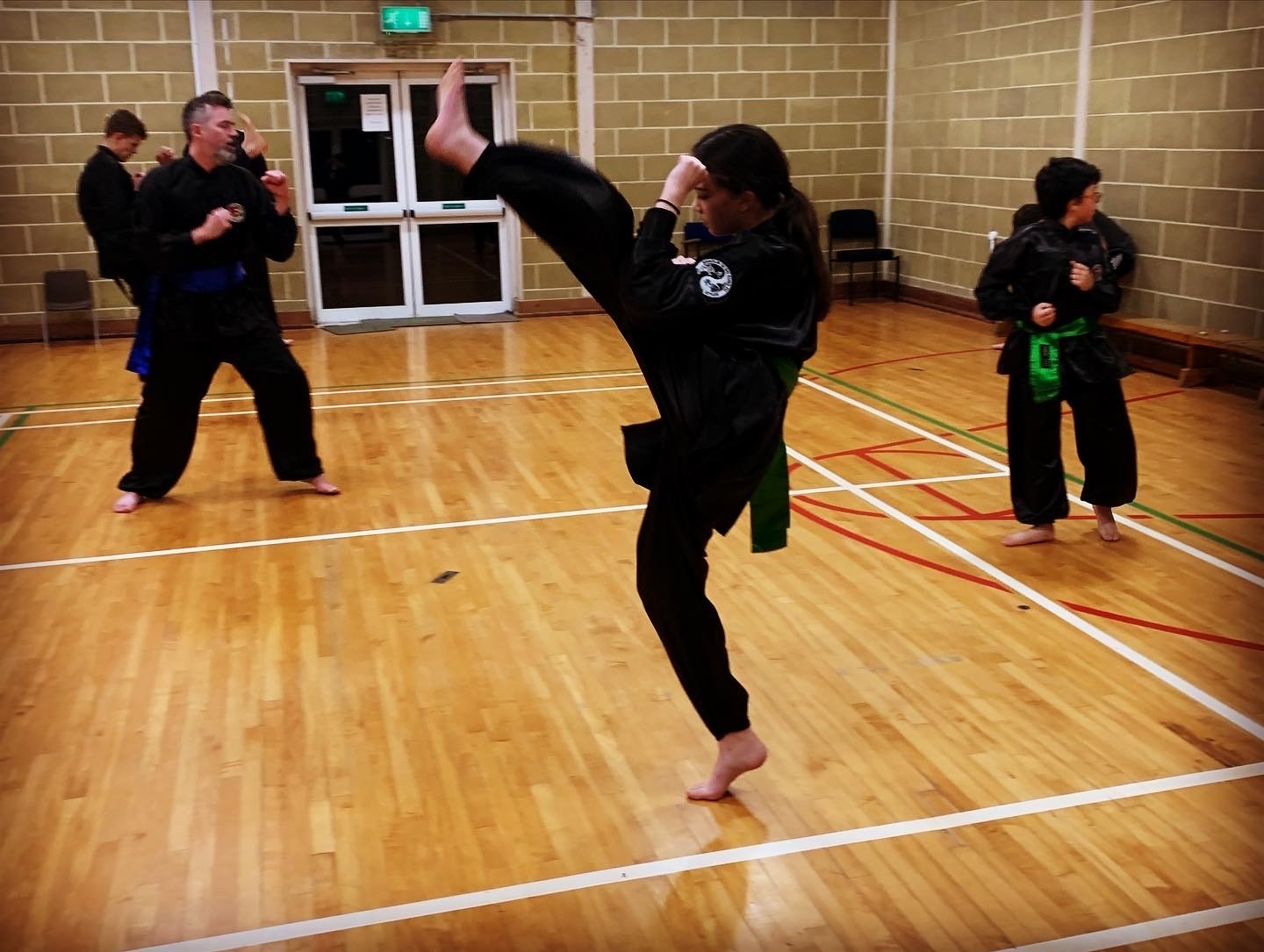 Kicking in Kung Fu