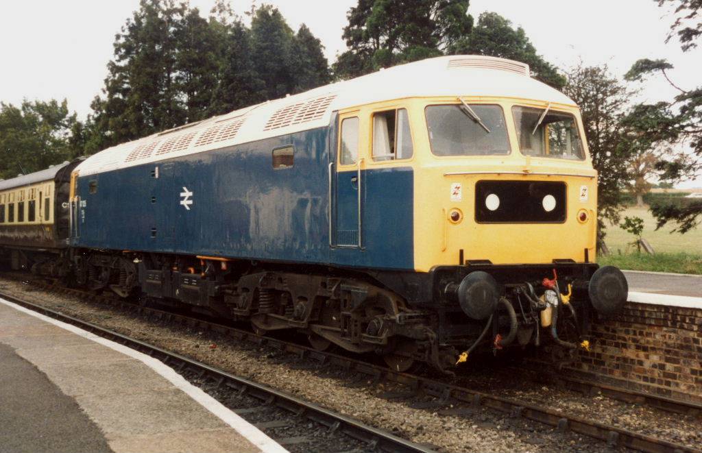 47105 wearing its 70/80s Stratford look. Feb 1996