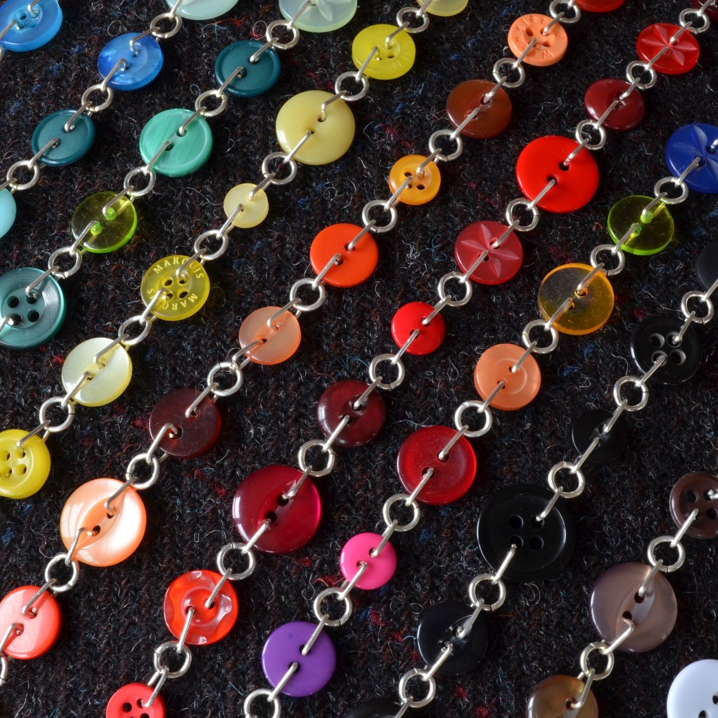 Button Chain Bracelet (Choice of Colours)