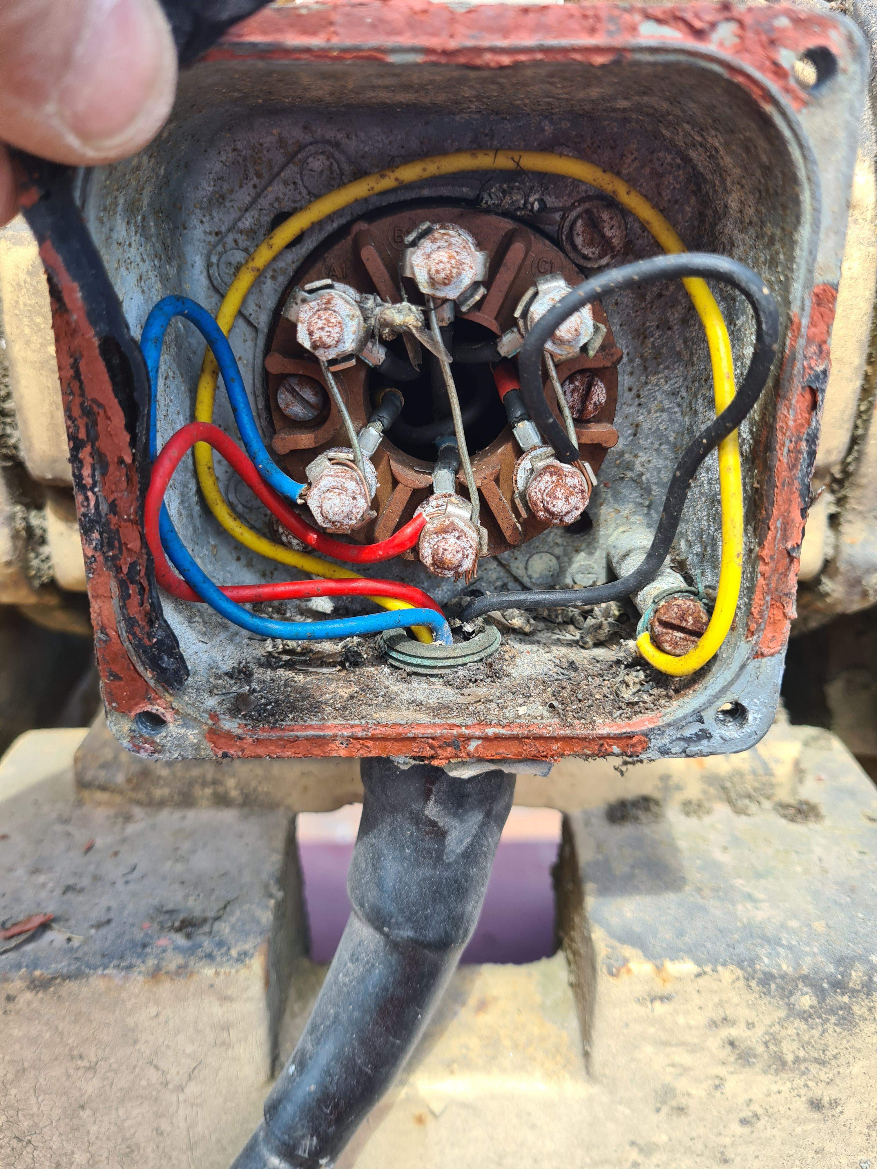 Correct wiring of siren following tripping fault after being re-sited.