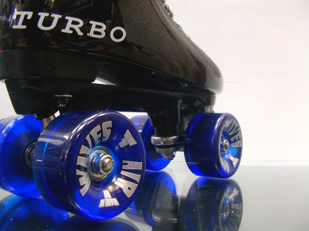 VENTRO PRO QUAD ROLLER SKATE Air Waves Clear Blue Wheels