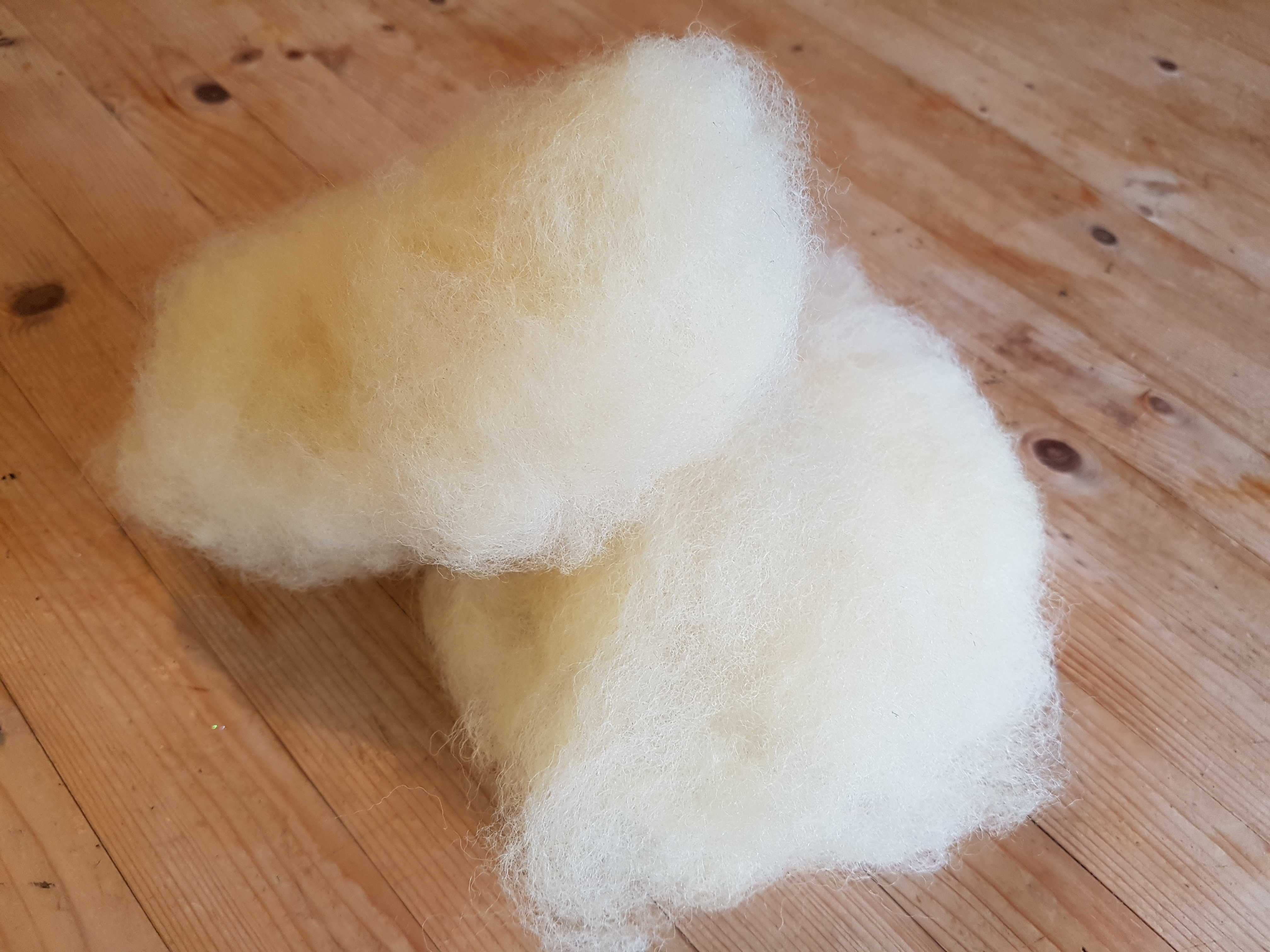 150g Mixed Breed Wool Core Wool batt