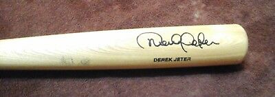 Louisville Junior Tee Ball Wood Baseball Derek Jeter Bat MLB125TB