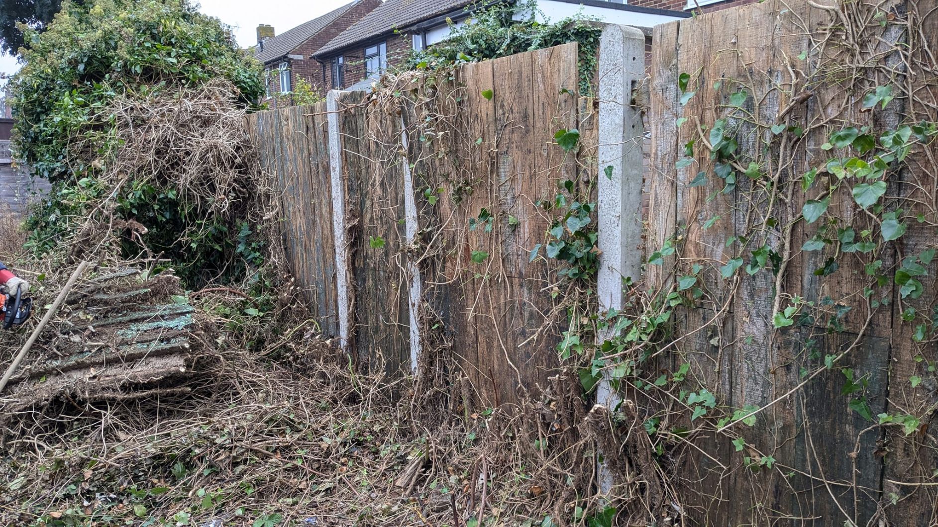 What to Do When Your Fence is Damaged: Repair or Replace?