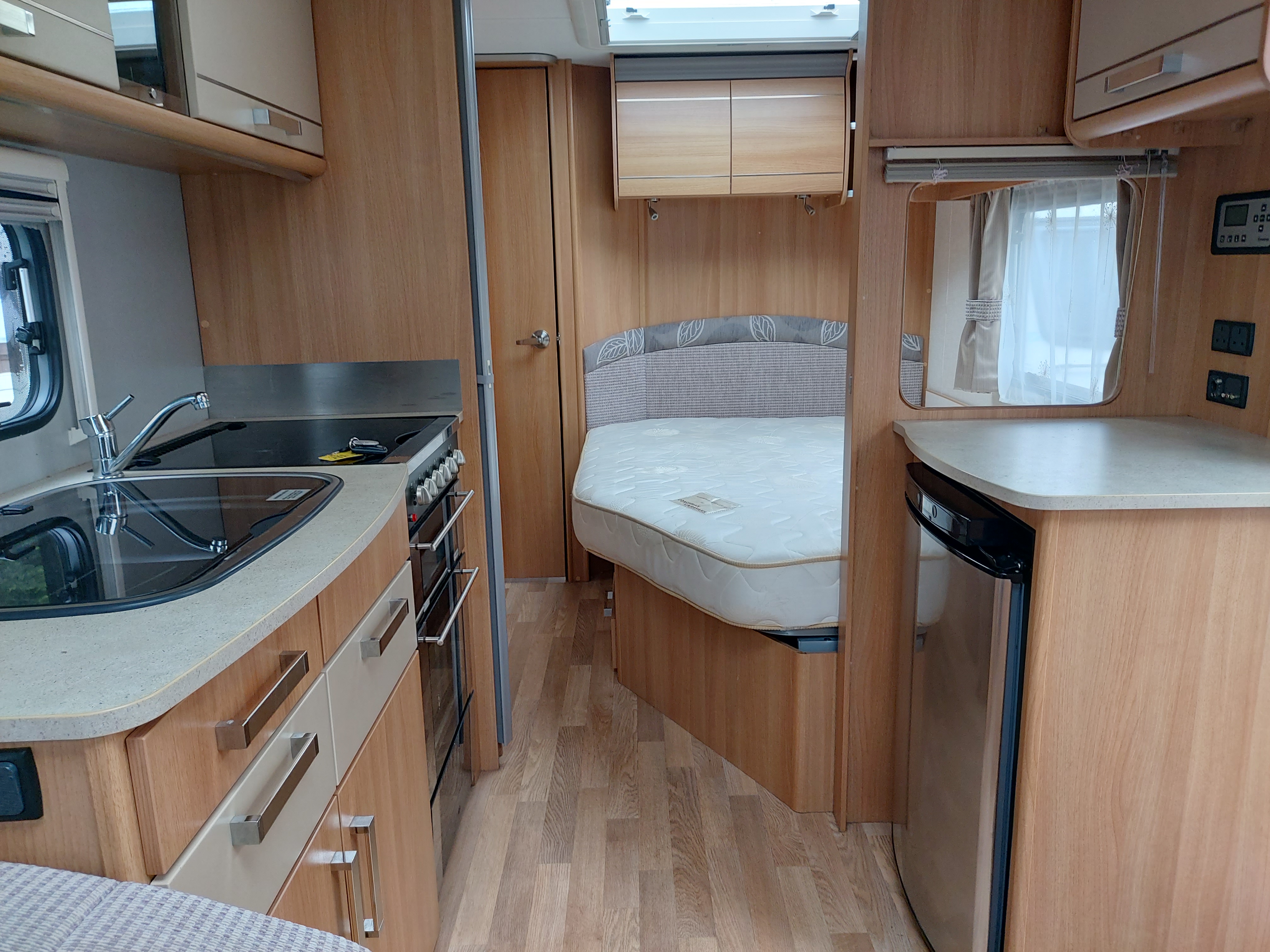 2012 Coachman VIP 560 4 Berth End Washroom Caravan Motor Mover