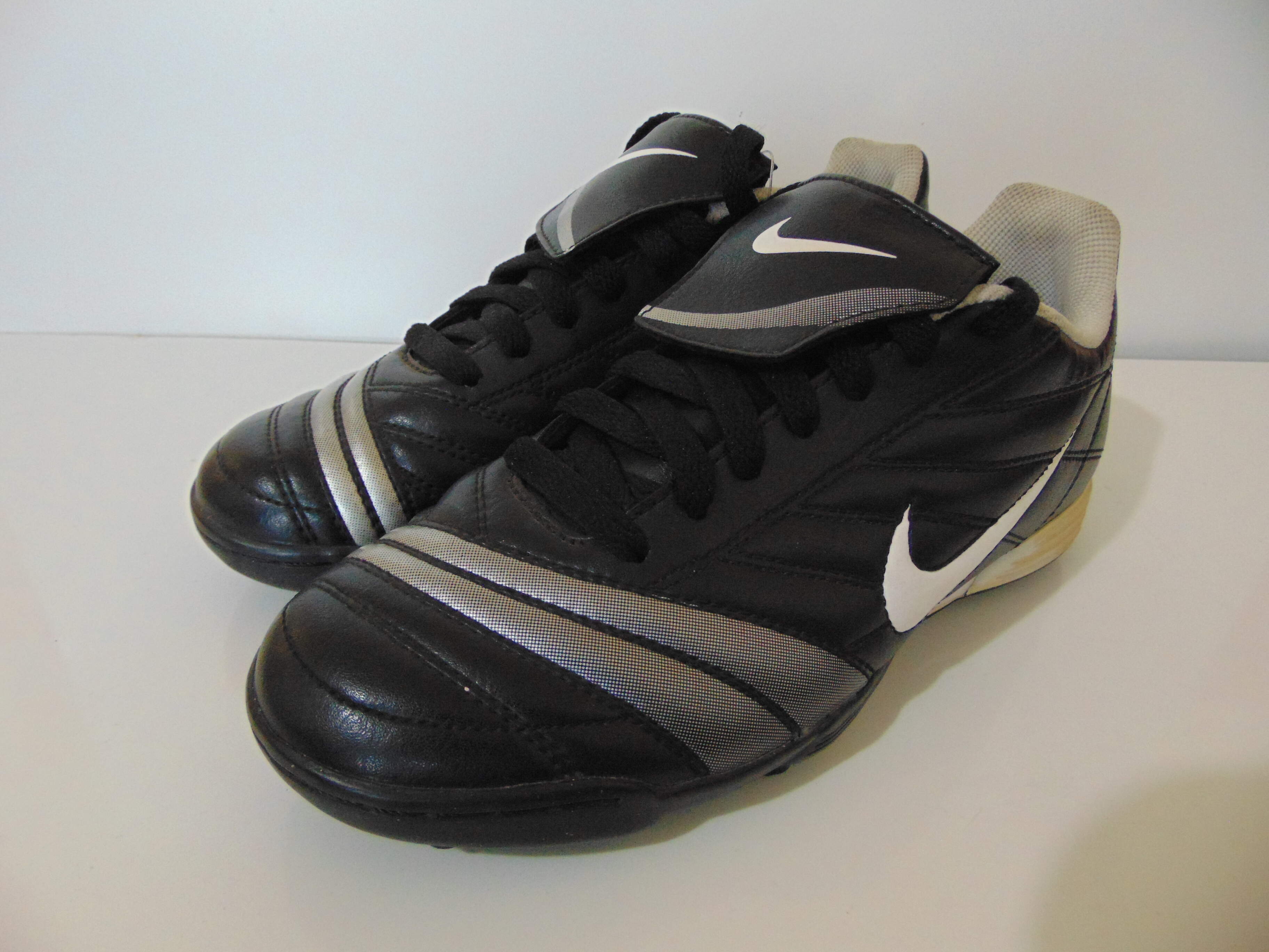 Nike Premier TF Junior Football Boot 316746.011 UK 5.5 EX Shop £ 10.00