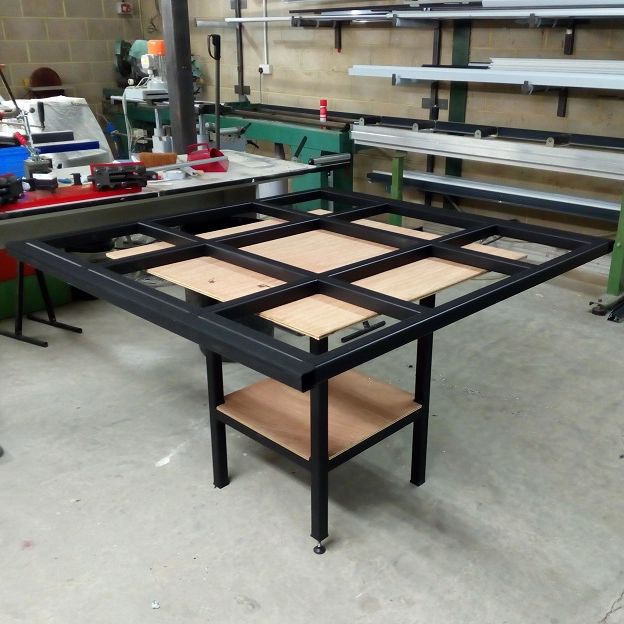 EXTENDABLE HEAVY DUTY  ASSEMBLY TABLE UK MANUFACTURED