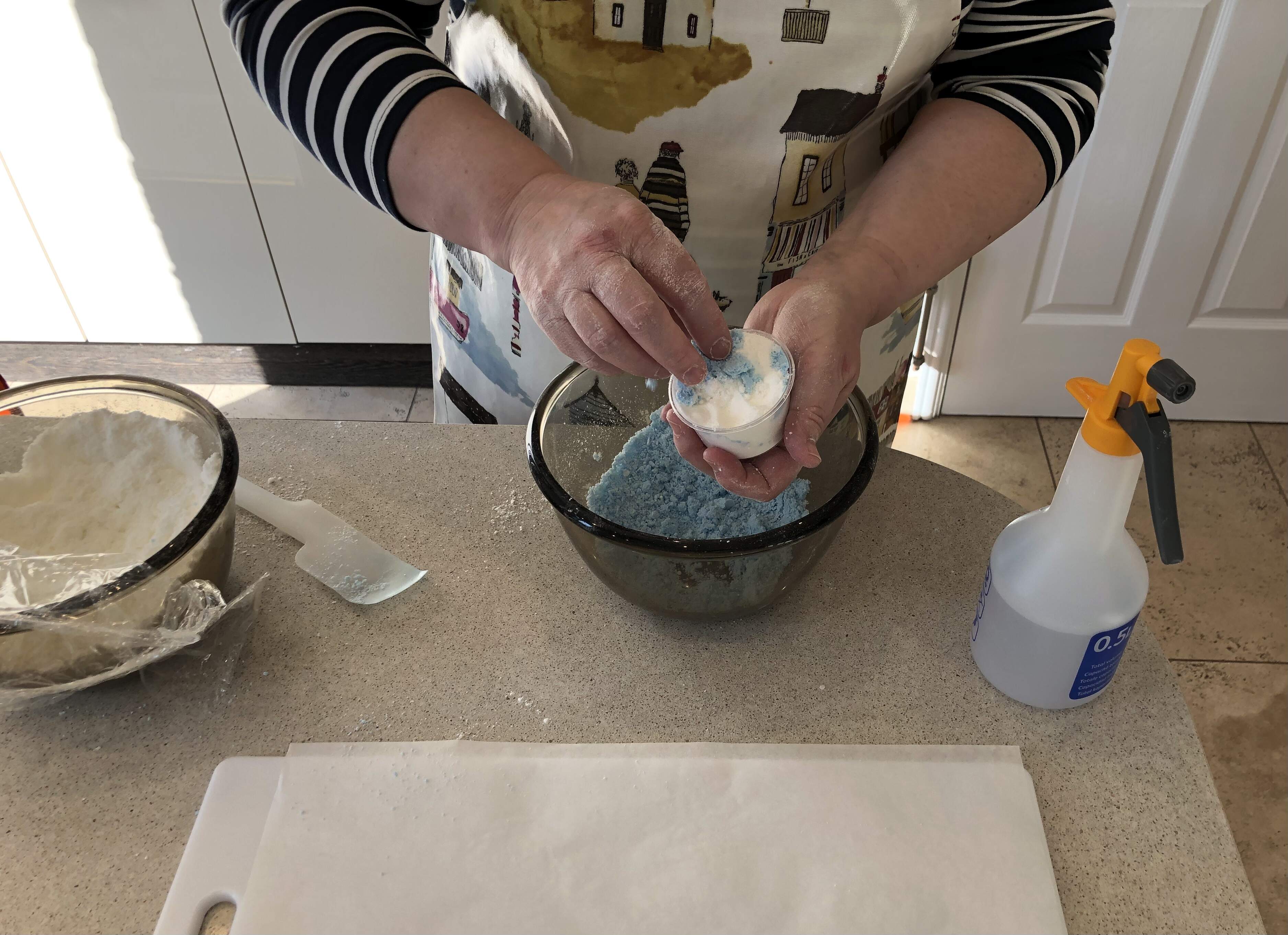 making bath bombs uk