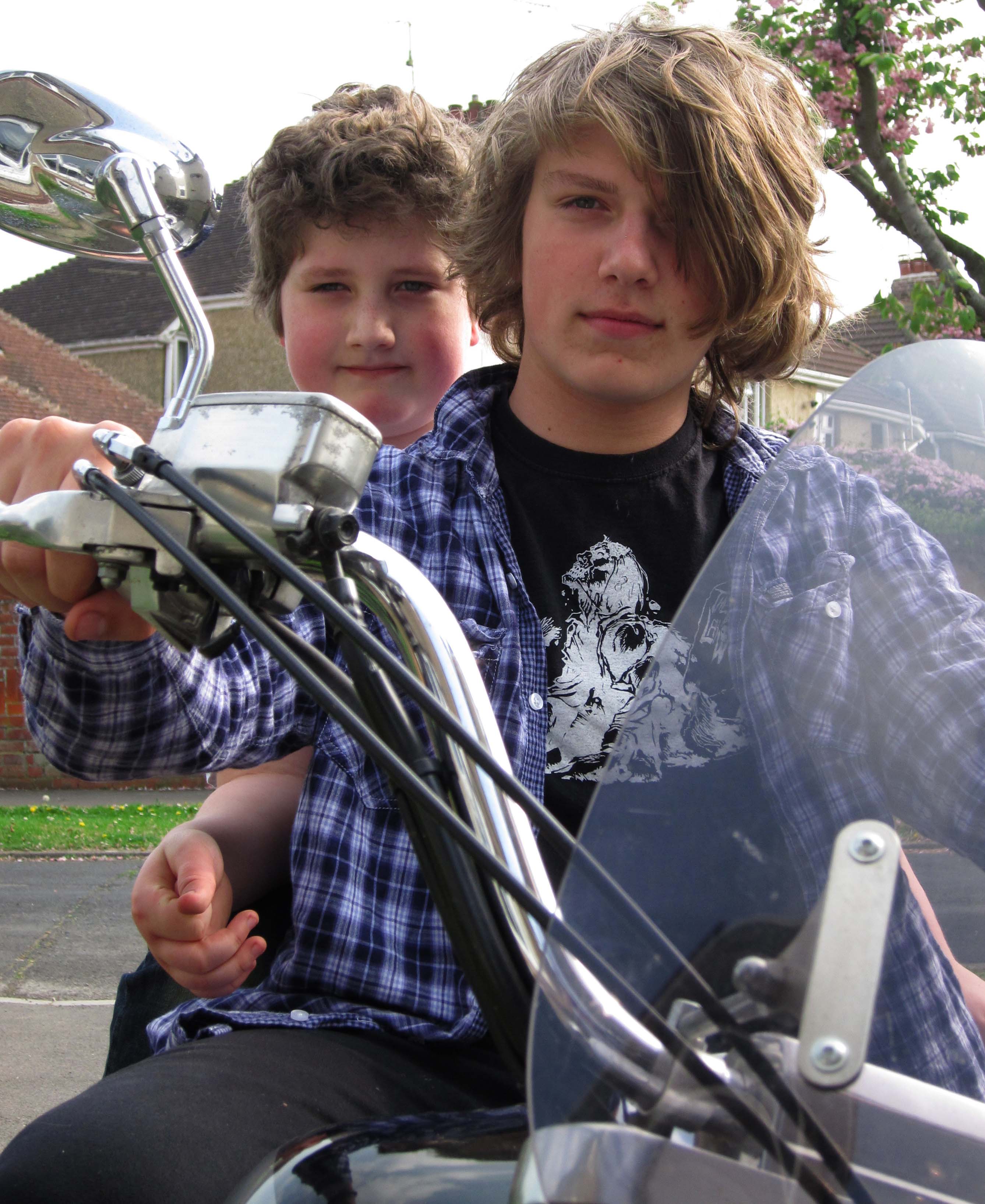 Will & Cam try out their father's bike