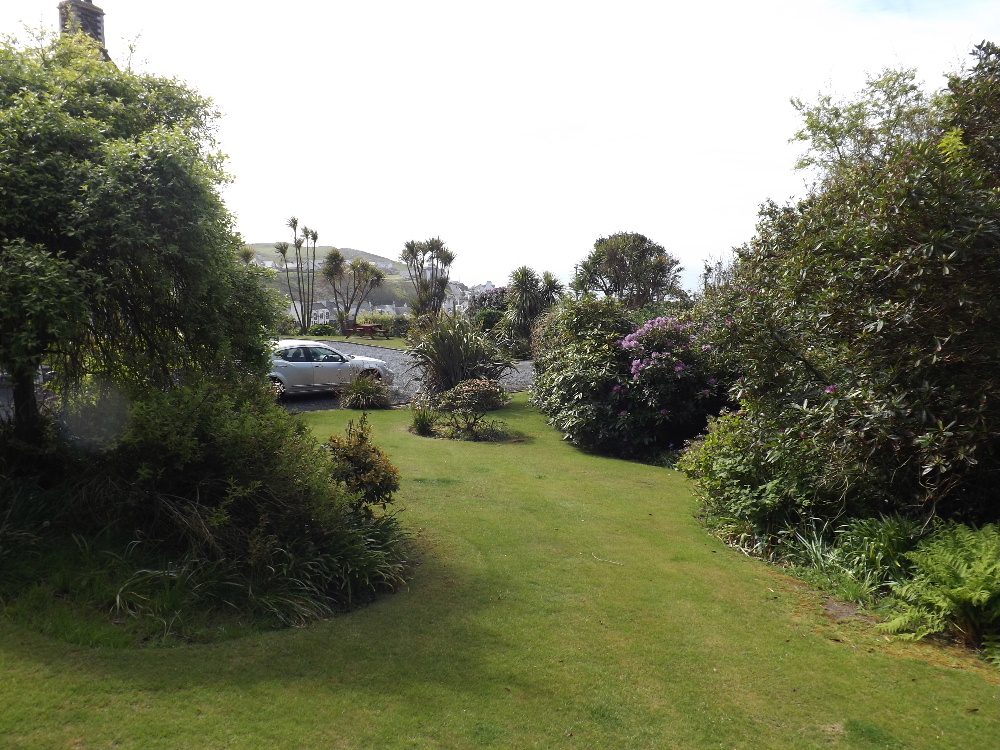 Self Catering Holiday homes Portpatrick - The well-maintained gardens at Braefield House, Portpatrick