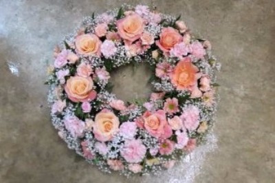 funeral wreath by flowers for you, dalbeattie, with peach roses