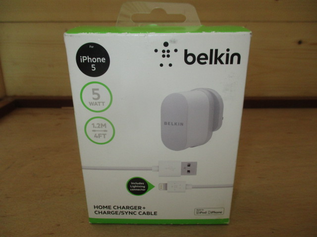 Belkin home charger for IPhones (5 Watt) with charge / sync cable