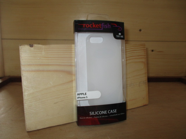 Rocketfish silicone case for iPhone 5 / 5s and new IPhone SE